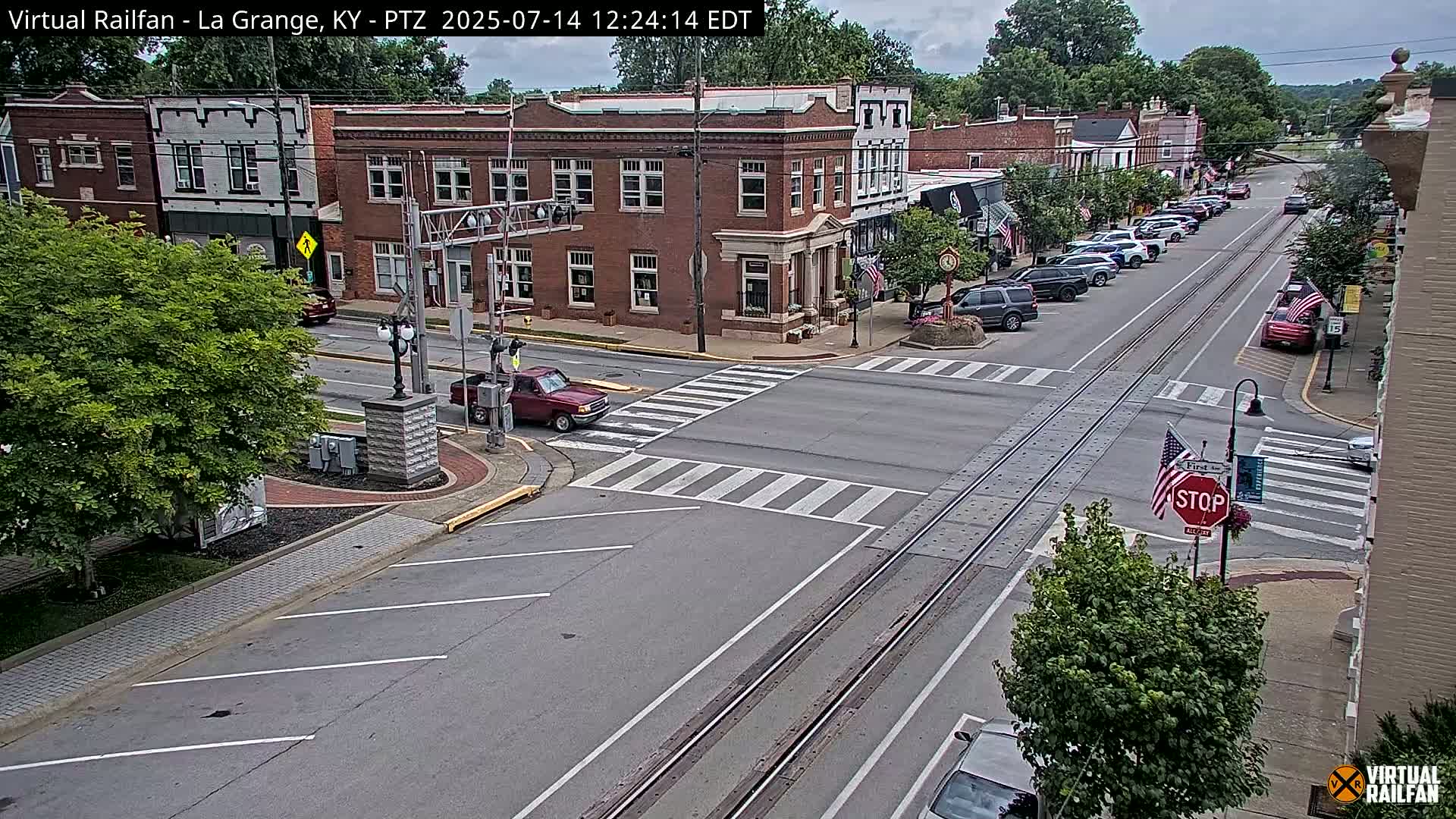 La Grange City & Railroad Crossing Live Cam - La Grange, Oldham, Kentucky, USA