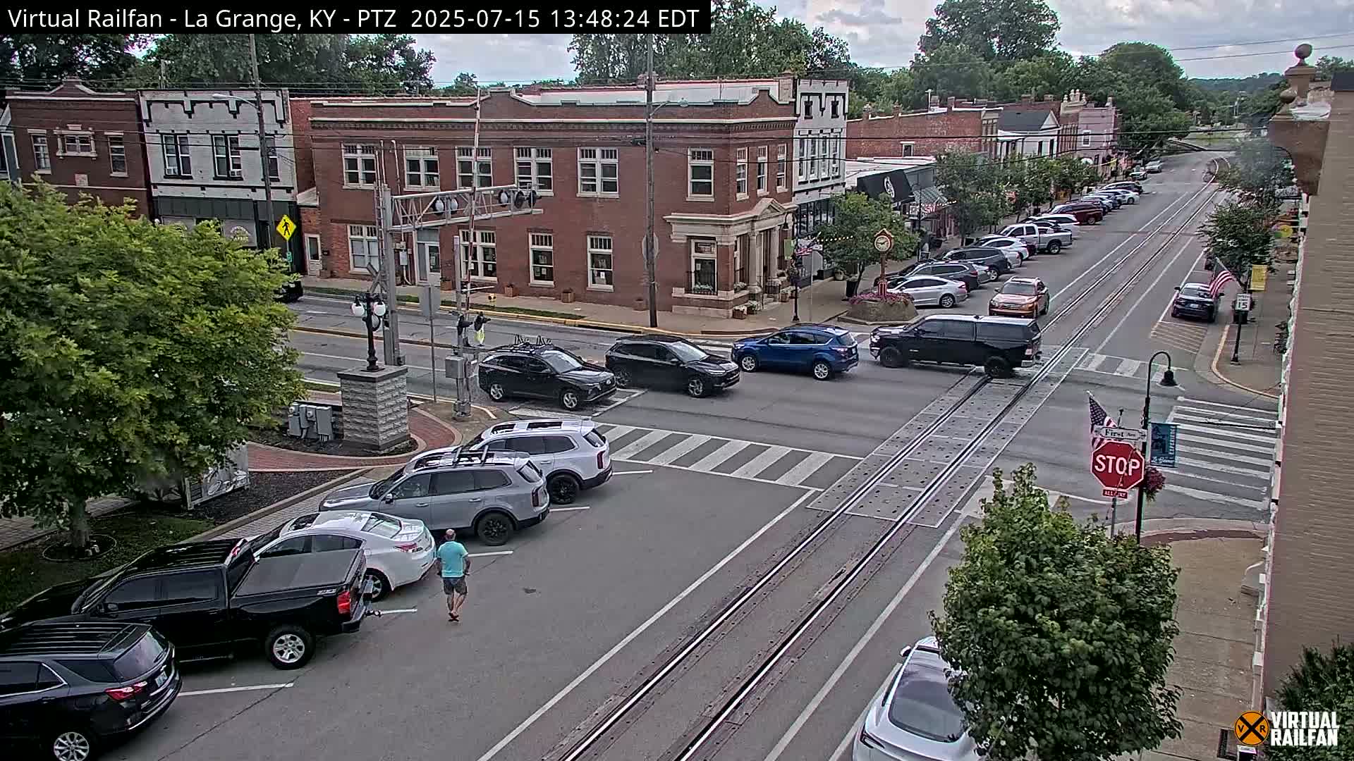 La Grange City & Railroad Crossing Live Cam - La Grange, Oldham, Kentucky, USA