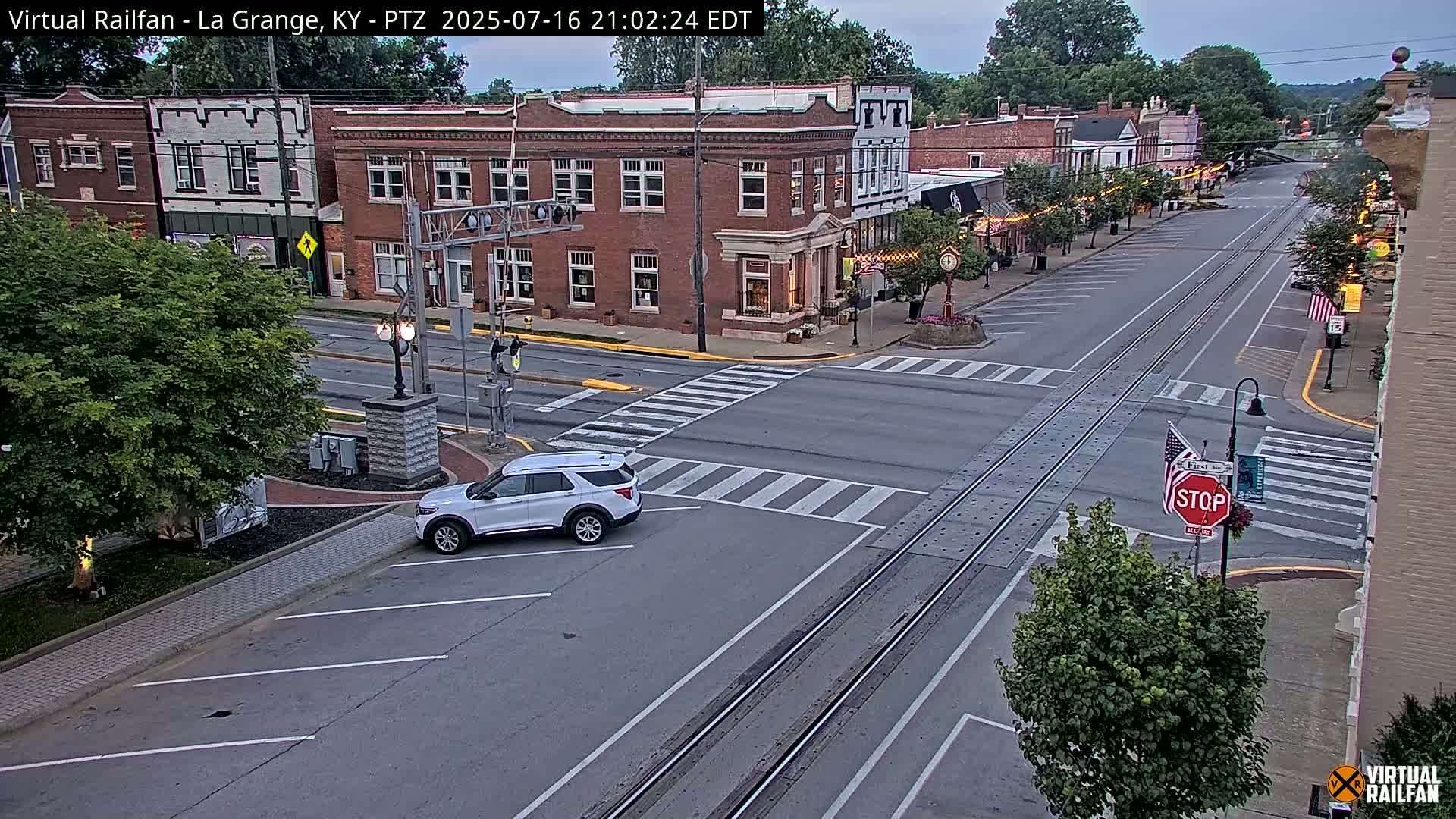 La Grange City & Railroad Crossing Live Cam - La Grange, Oldham, Kentucky, USA