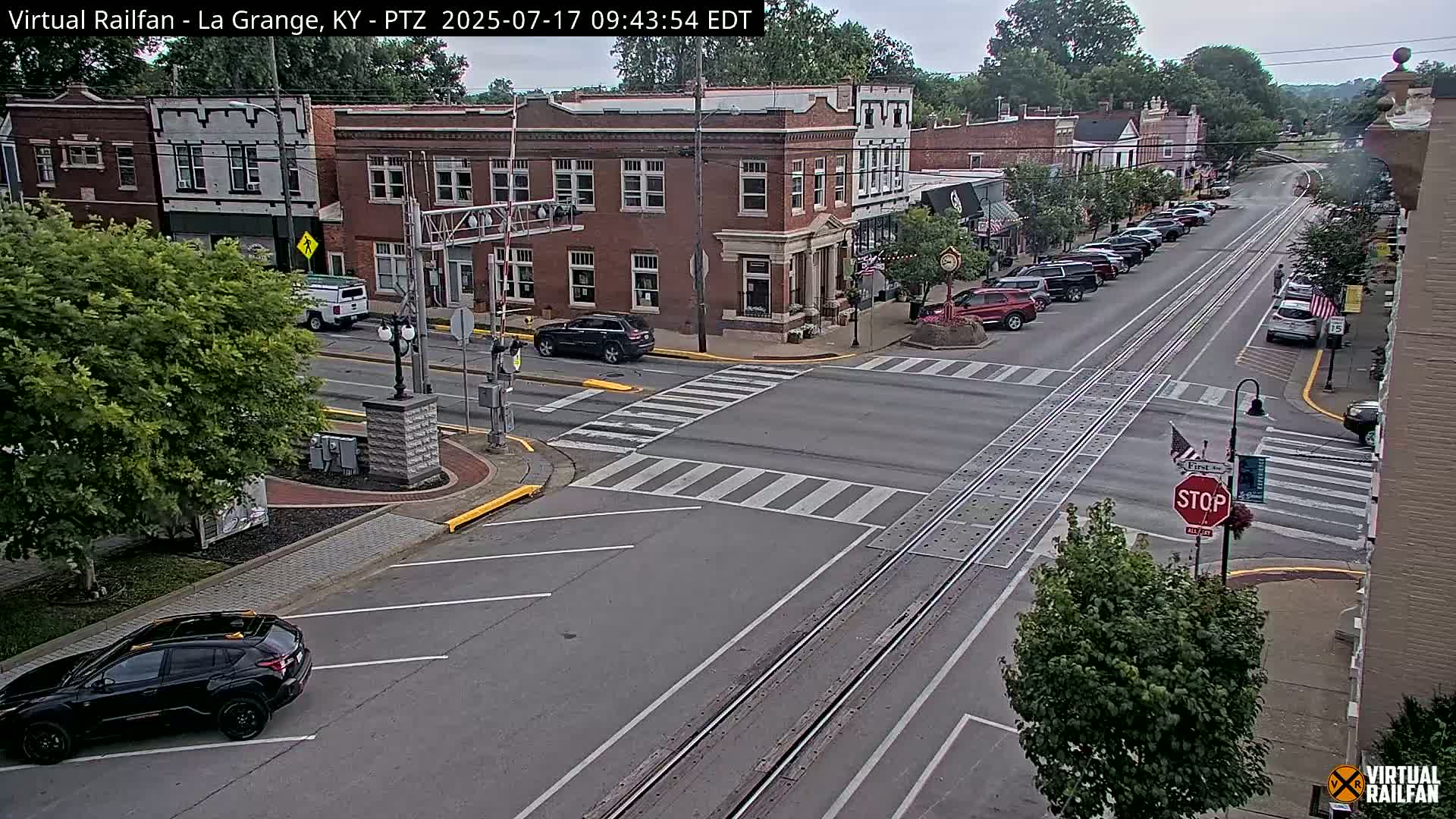 La Grange City & Railroad Crossing Live Cam - La Grange, Oldham, Kentucky, USA