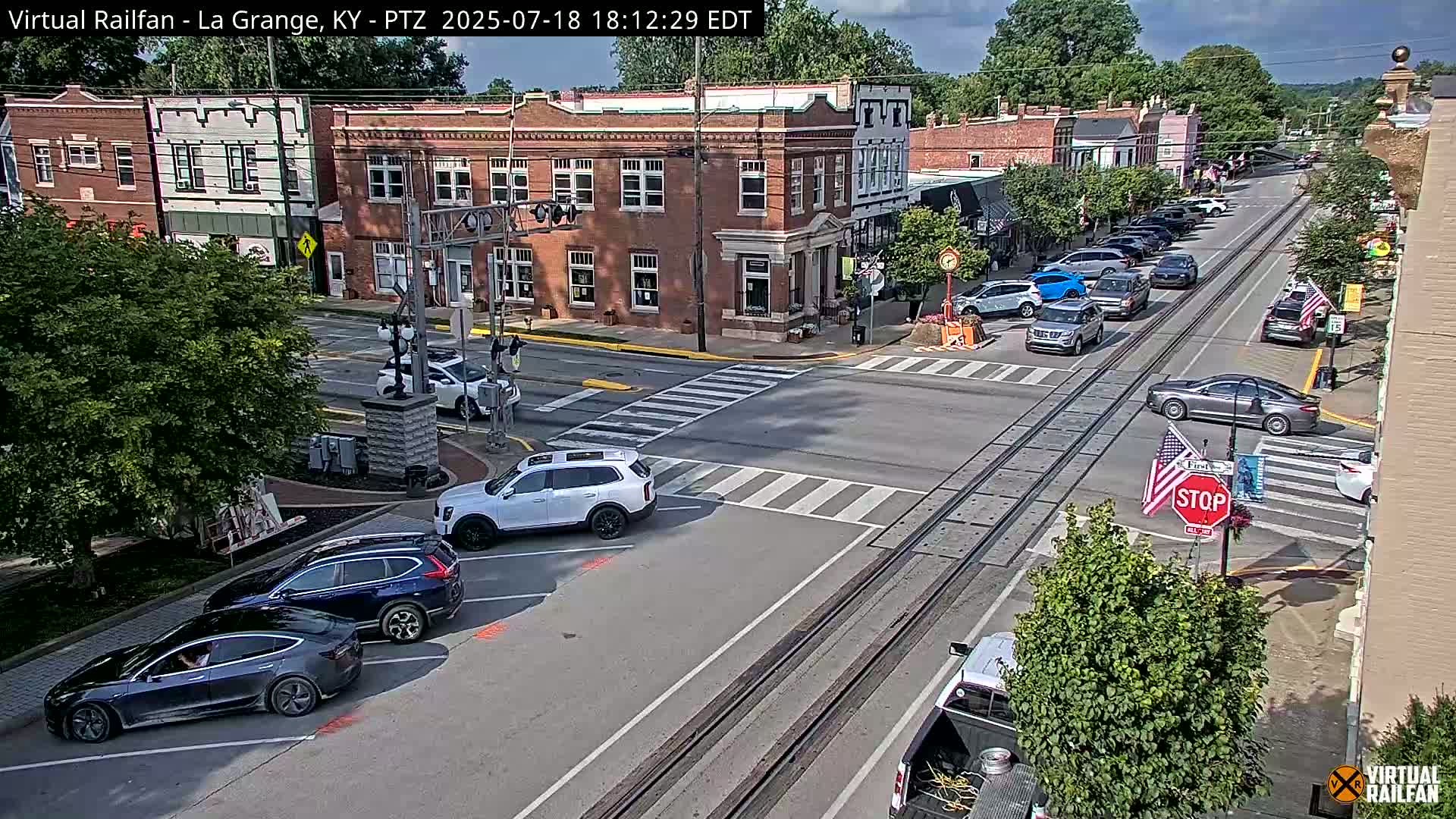La Grange City & Railroad Crossing Live Cam - La Grange, Oldham, Kentucky, USA