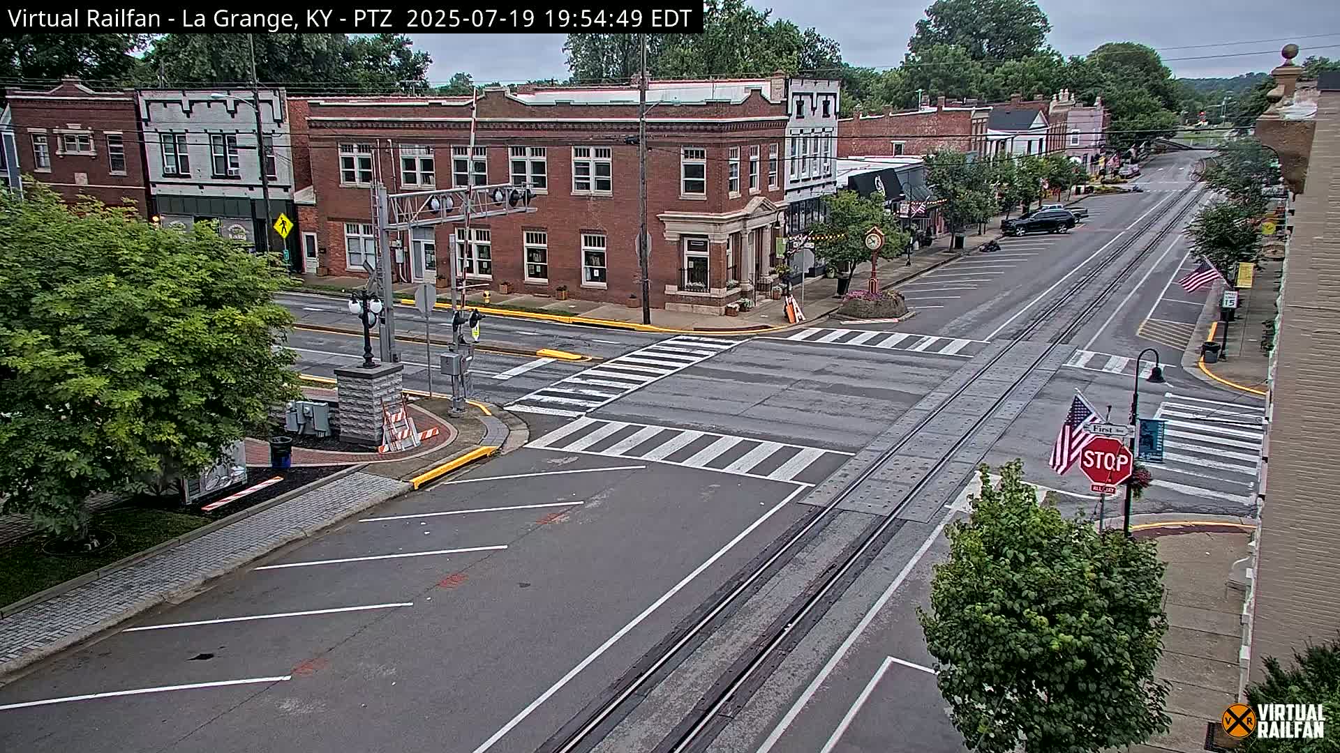 La Grange City & Railroad Crossing Live Cam - La Grange, Oldham, Kentucky, USA