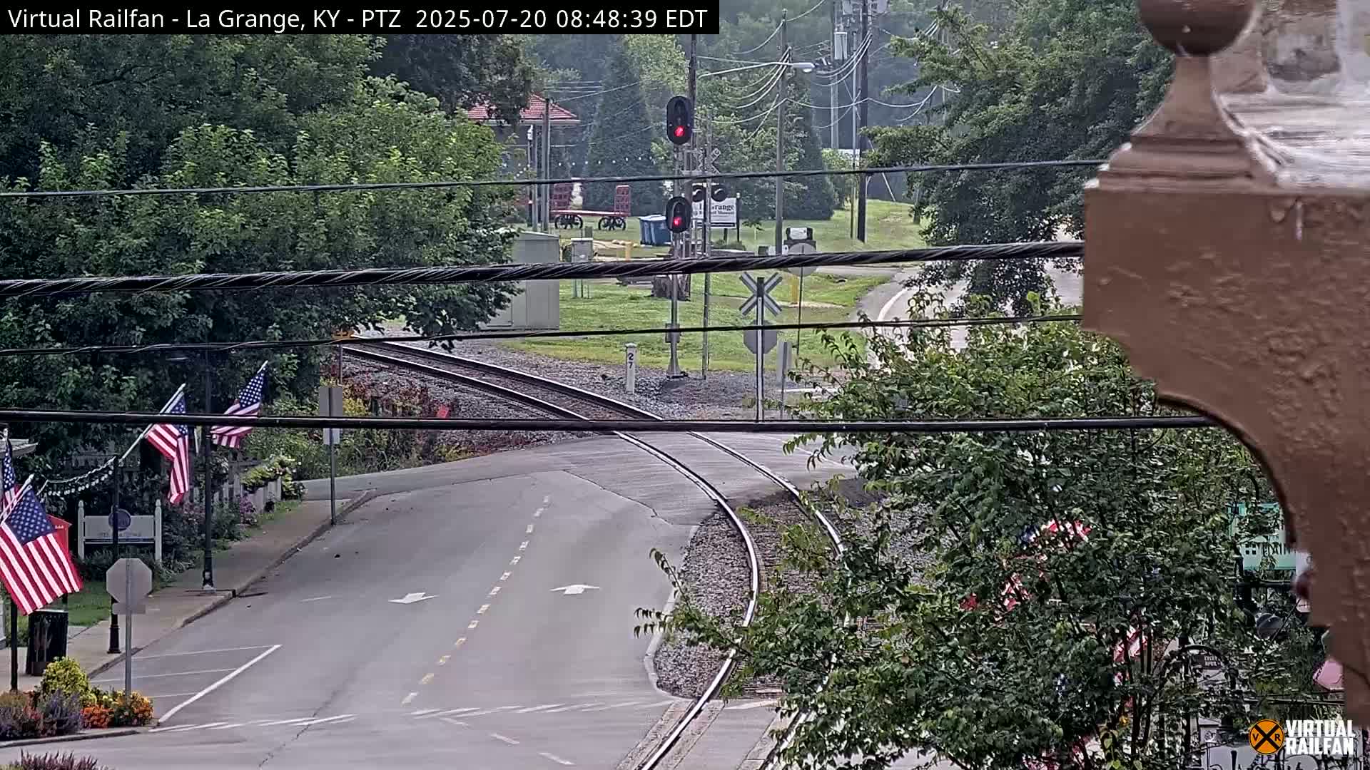 La Grange City & Railroad Crossing Live Cam - La Grange, Oldham, Kentucky, USA