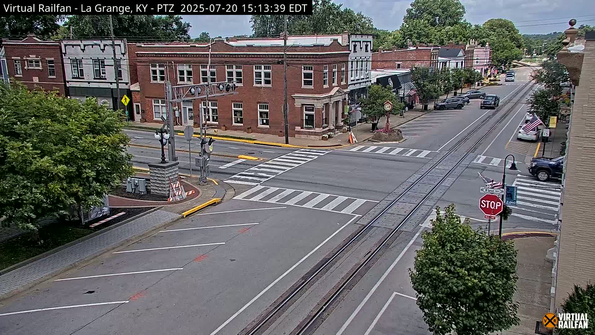 La Grange City & Railroad Crossing Live Cam - La Grange, Oldham, Kentucky, USA
