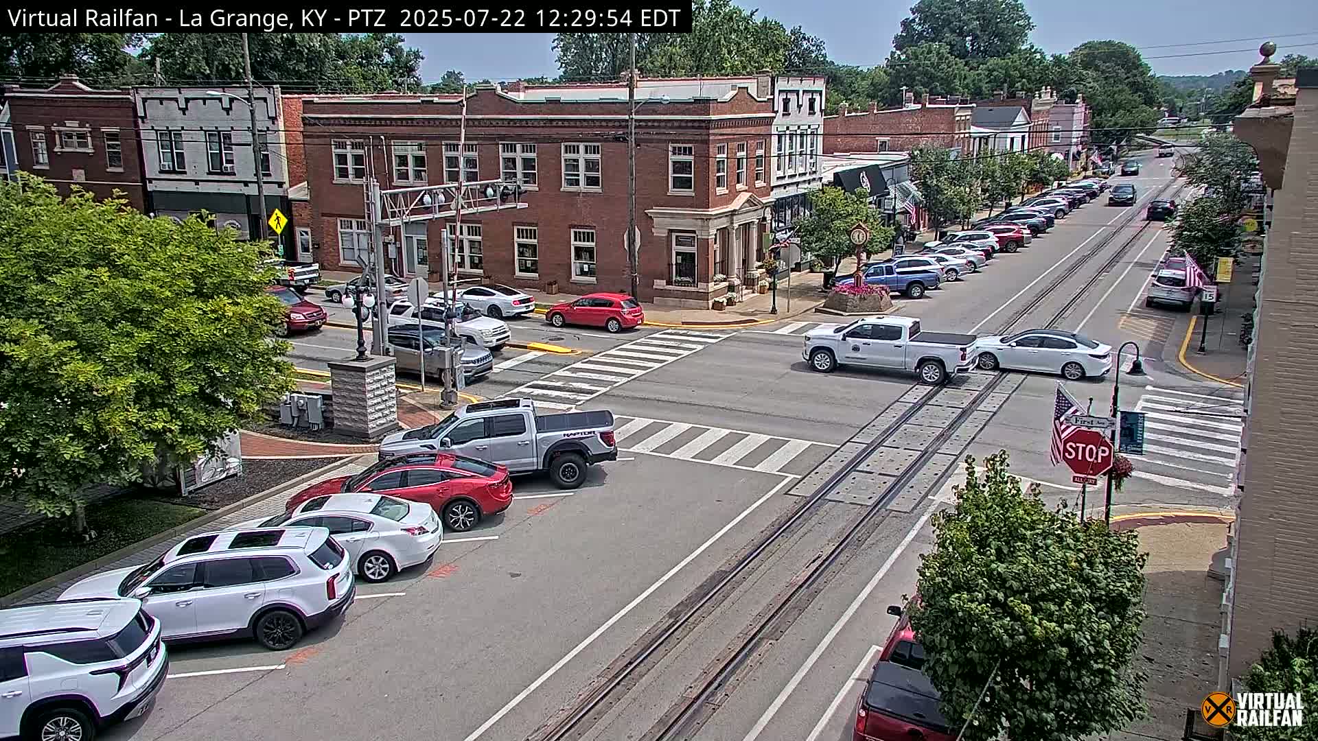 La Grange City & Railroad Crossing Live Cam - La Grange, Oldham, Kentucky, USA