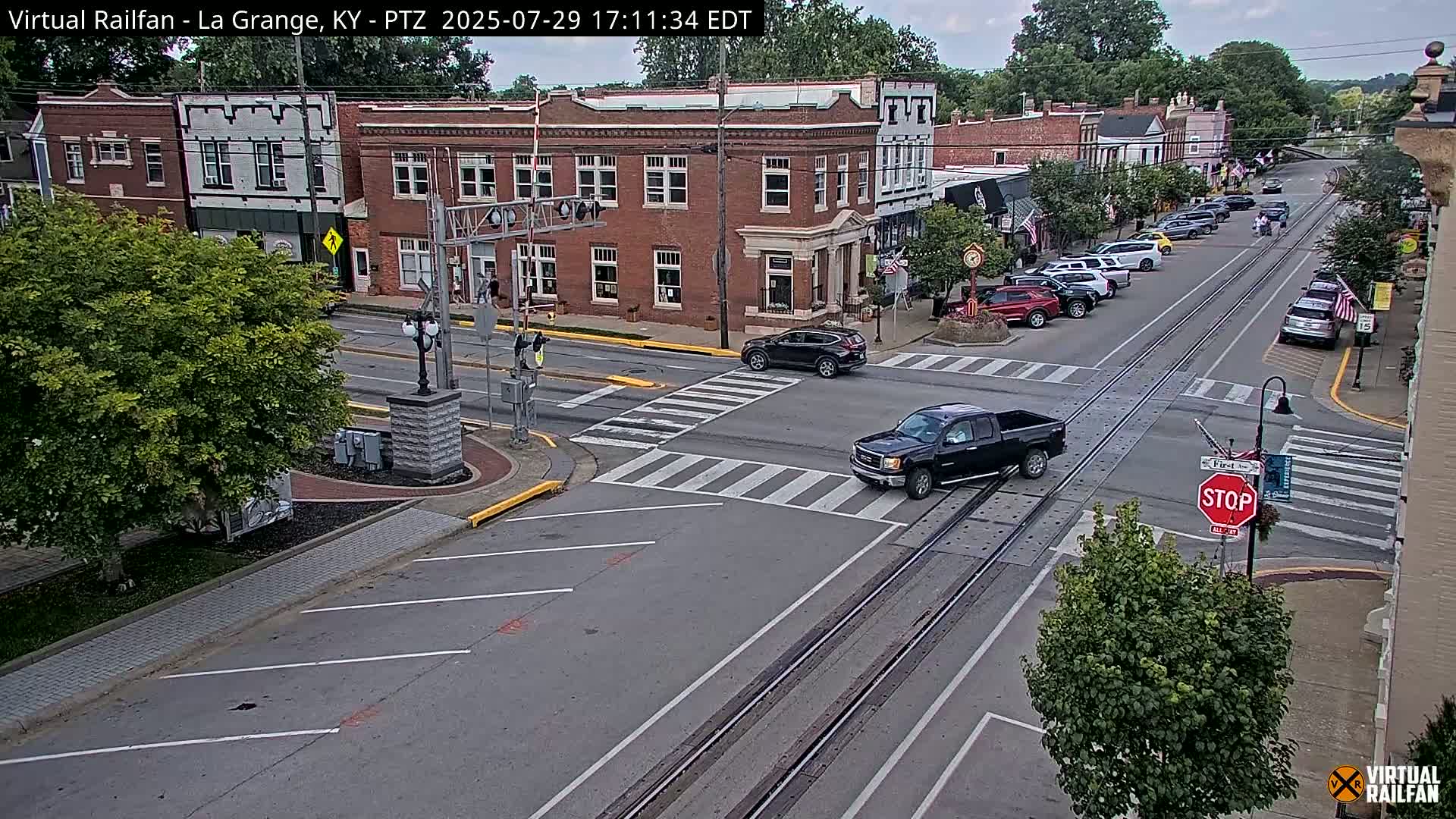 La Grange City & Railroad Crossing Live Cam - La Grange, Oldham, Kentucky, USA