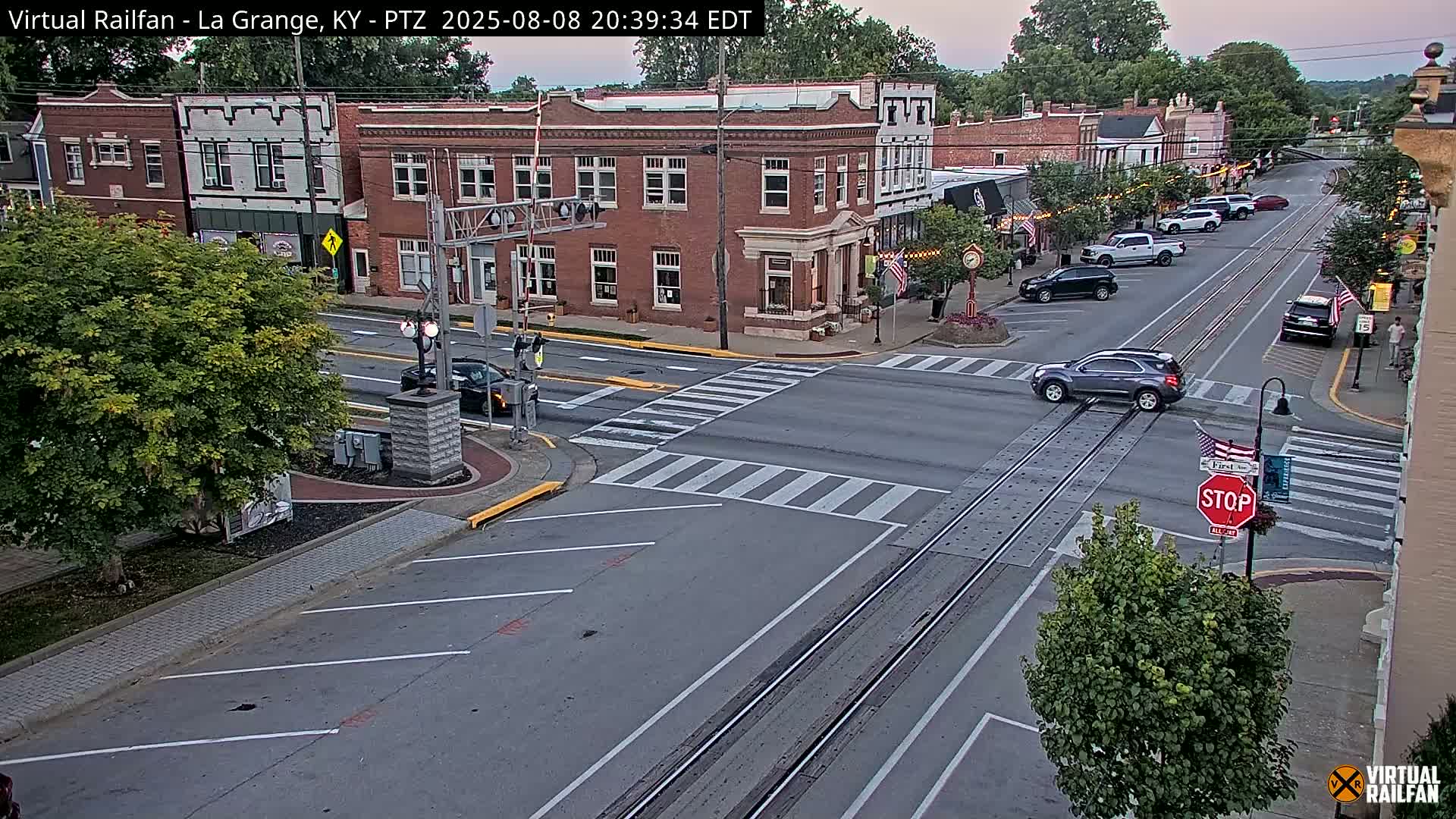 La Grange City & Railroad Crossing Live Cam - La Grange, Oldham, Kentucky, USA