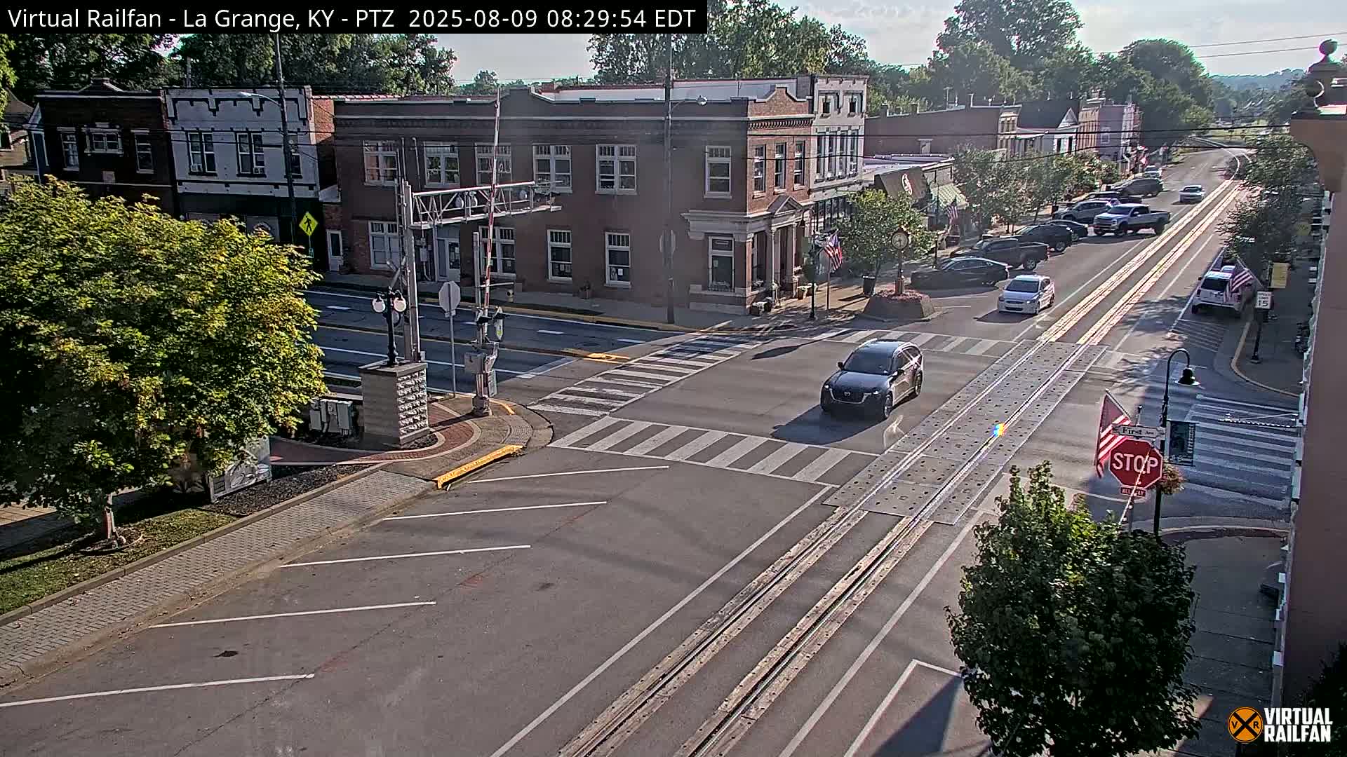 La Grange City & Railroad Crossing Live Cam - La Grange, Oldham, Kentucky, USA