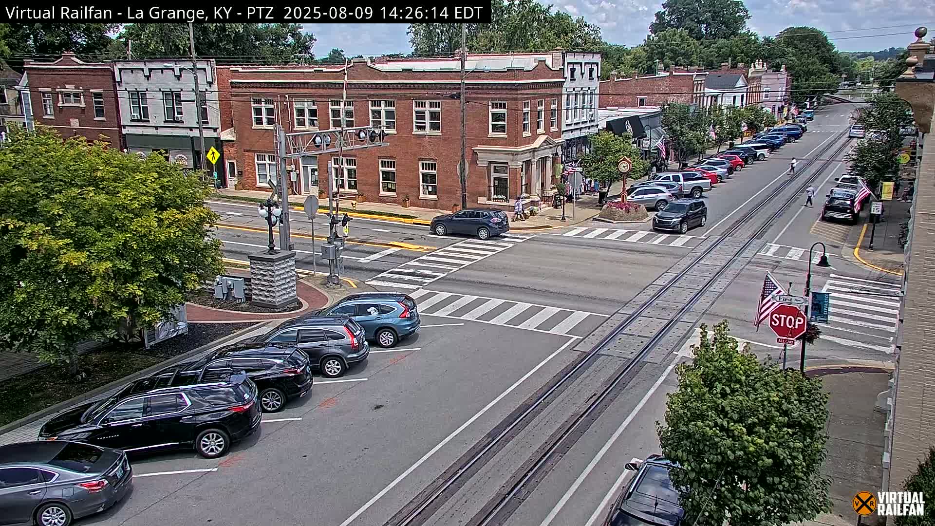 La Grange City & Railroad Crossing Live Cam - La Grange, Oldham, Kentucky, USA