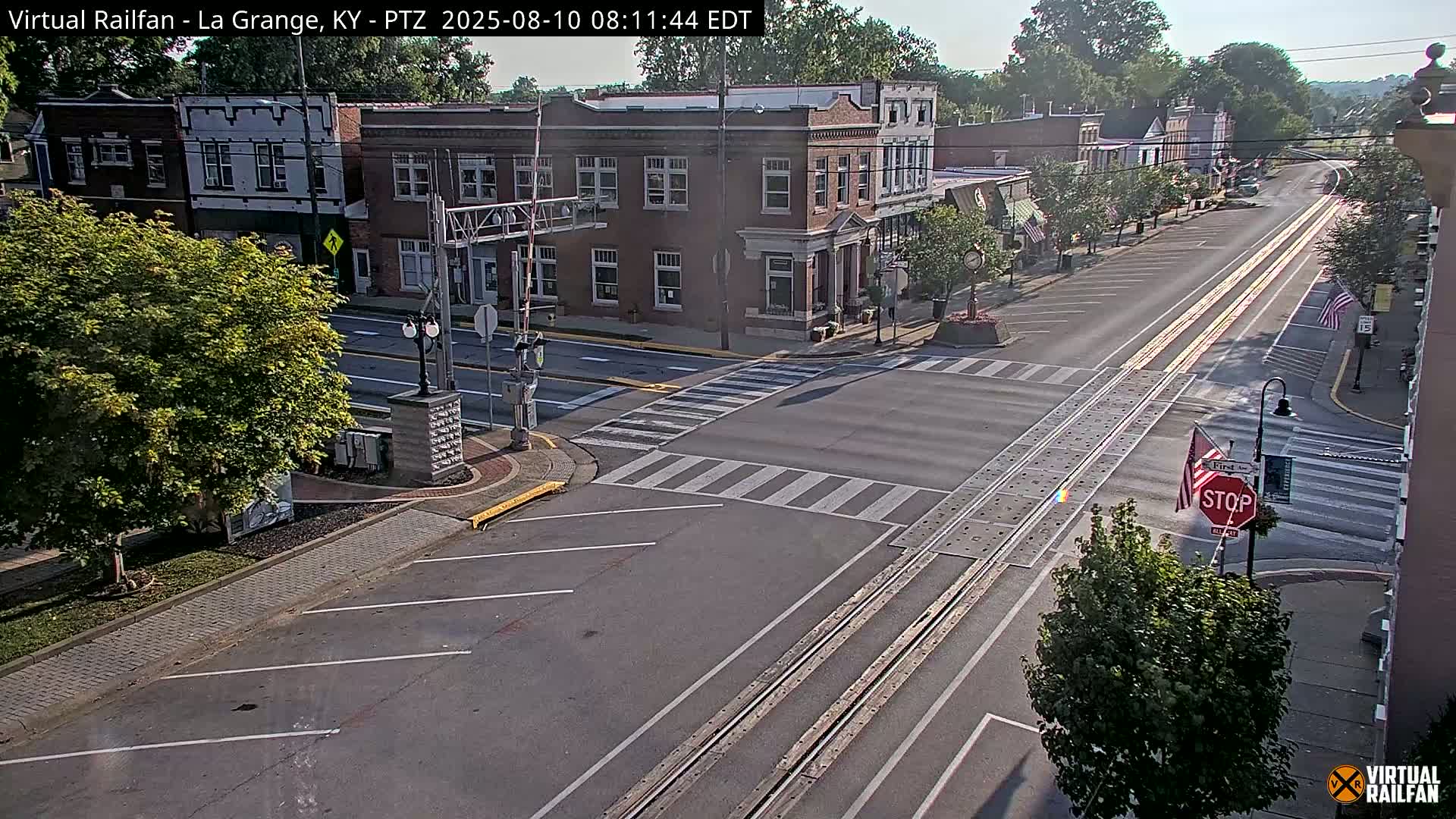 La Grange City & Railroad Crossing Live Cam - La Grange, Oldham, Kentucky, USA