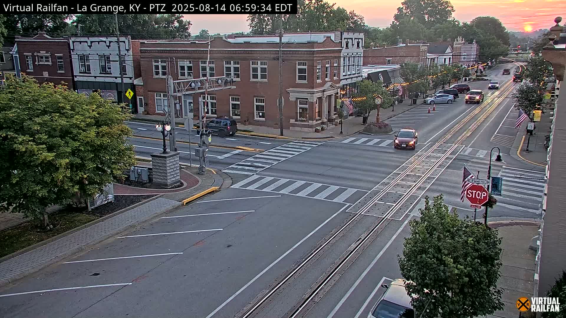 La Grange City & Railroad Crossing Live Cam - La Grange, Oldham, Kentucky, USA