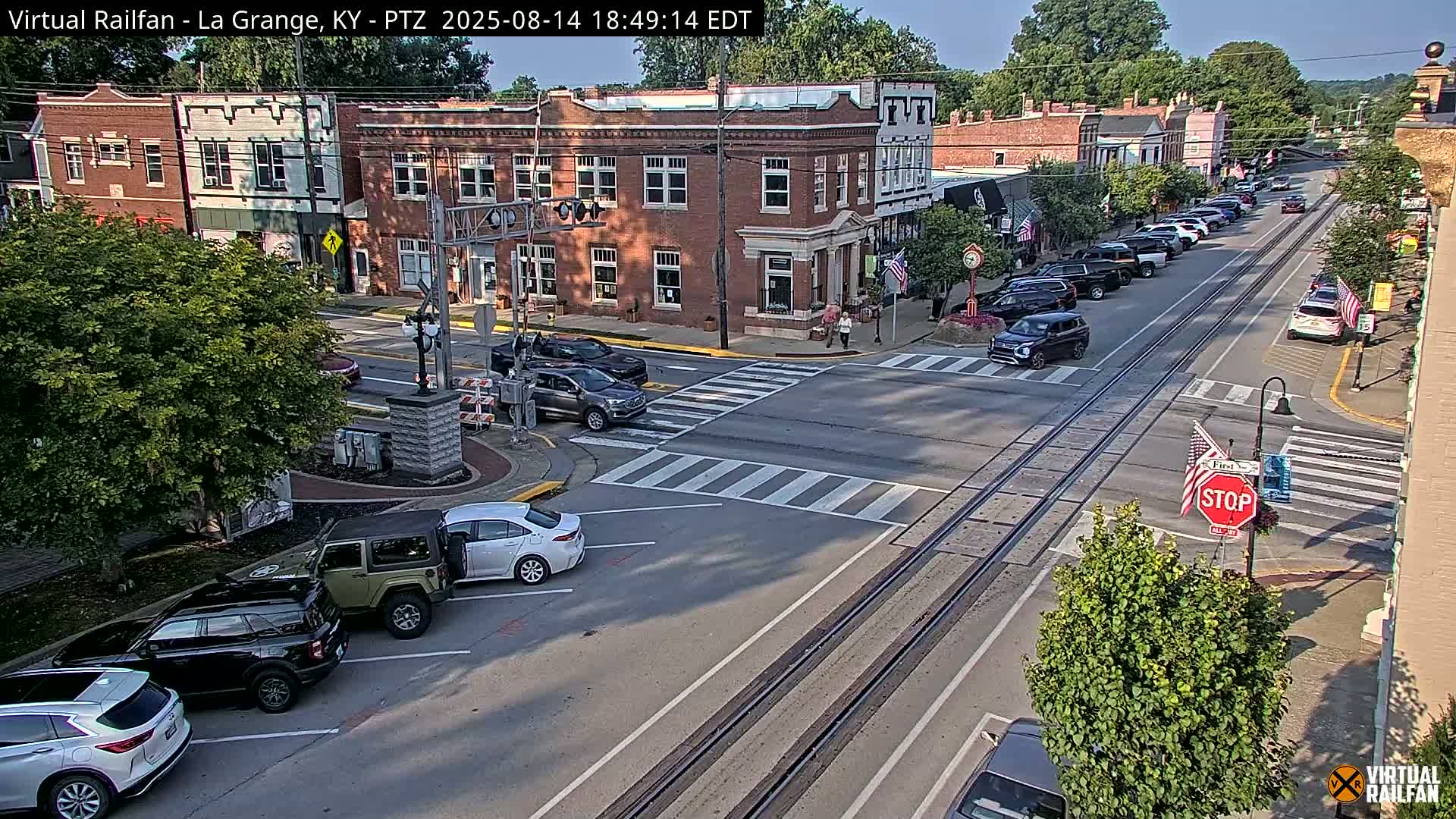 La Grange City & Railroad Crossing Live Cam - La Grange, Oldham, Kentucky, USA