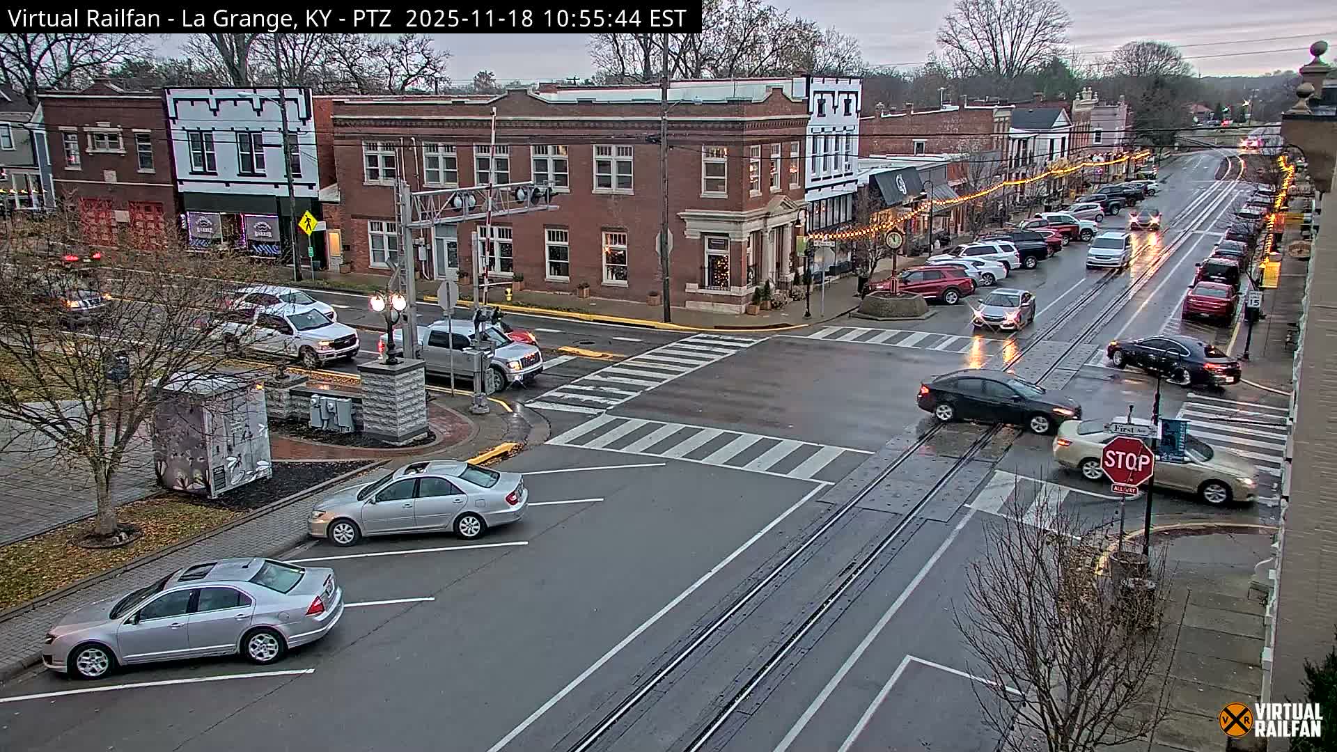 La Grange City & Railroad Crossing Live Cam - La Grange, Oldham, Kentucky, USA