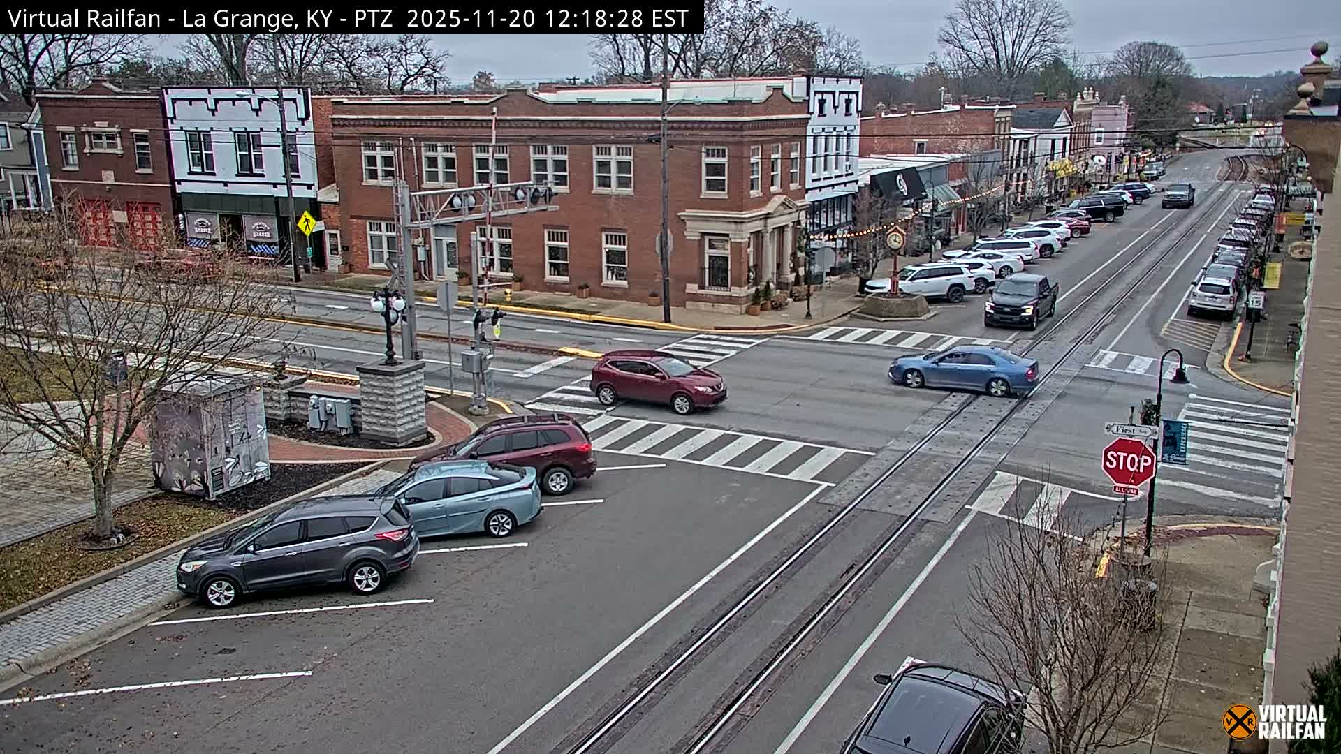 La Grange City & Railroad Crossing Live Cam - La Grange, Oldham, Kentucky, USA