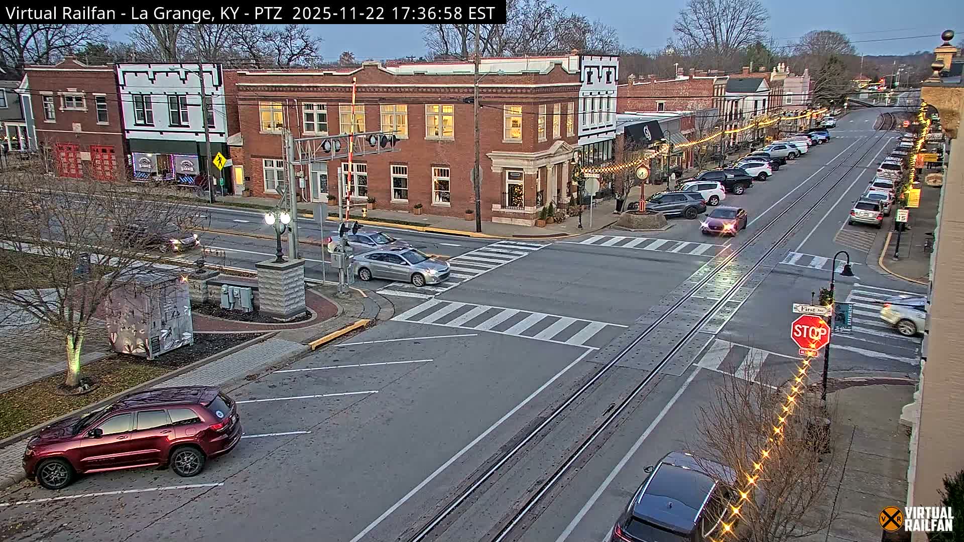 La Grange City & Railroad Crossing Live Cam - La Grange, Oldham, Kentucky, USA