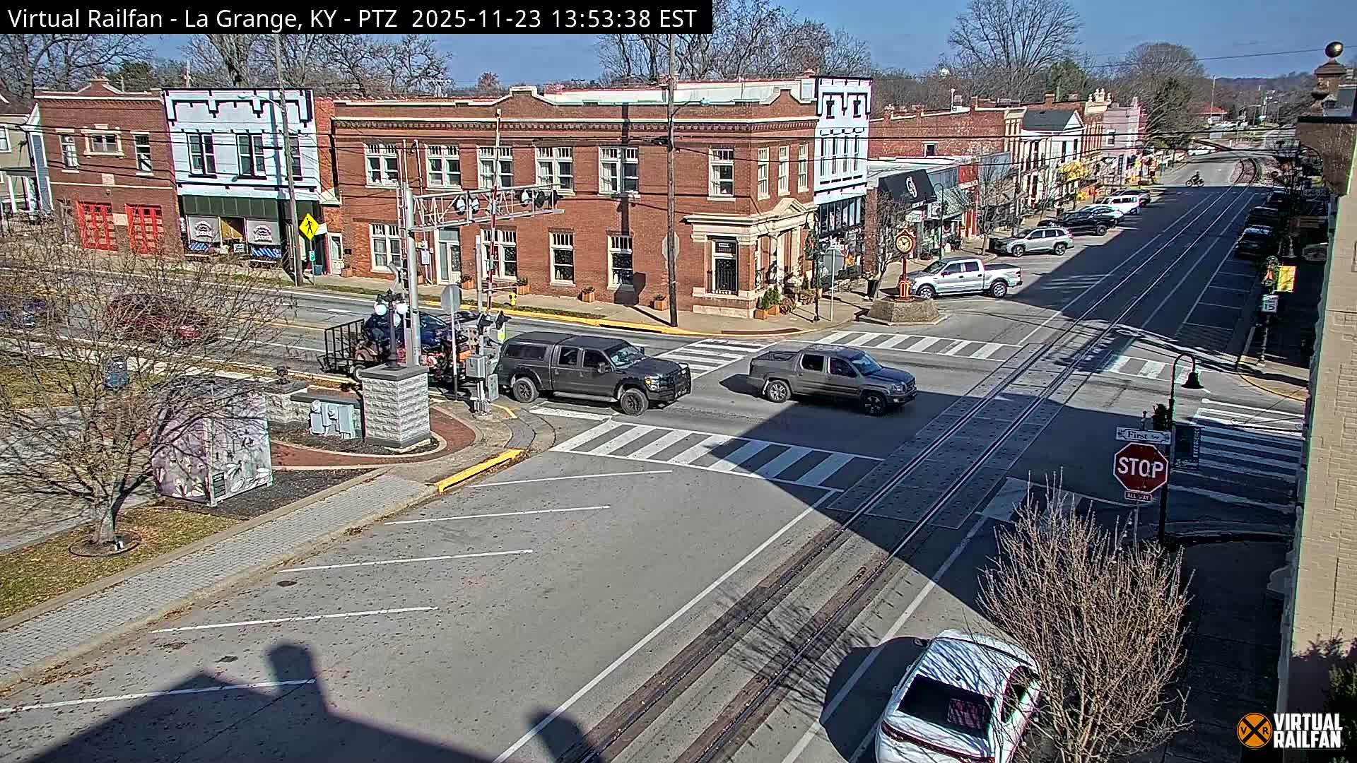 La Grange City & Railroad Crossing Live Cam - La Grange, Oldham, Kentucky, USA