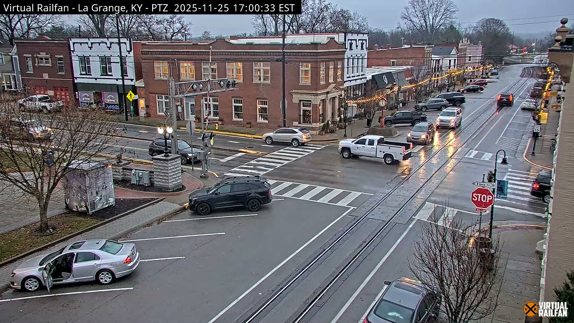 La Grange City & Railroad Crossing Live Cam - La Grange, Oldham, Kentucky, USA