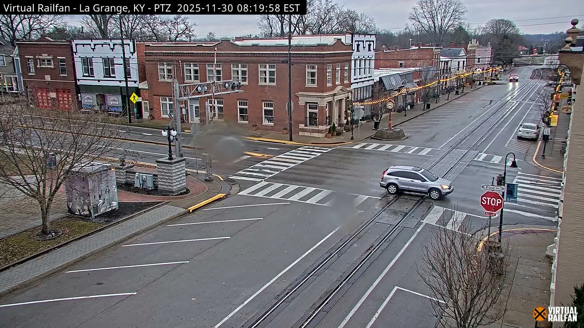 La Grange City & Railroad Crossing Live Cam - La Grange, Oldham, Kentucky, USA