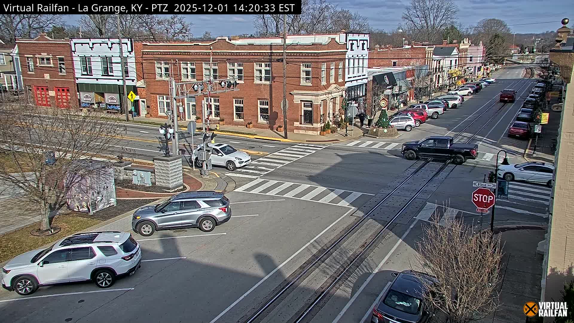 La Grange City & Railroad Crossing Live Cam - La Grange, Oldham, Kentucky, USA