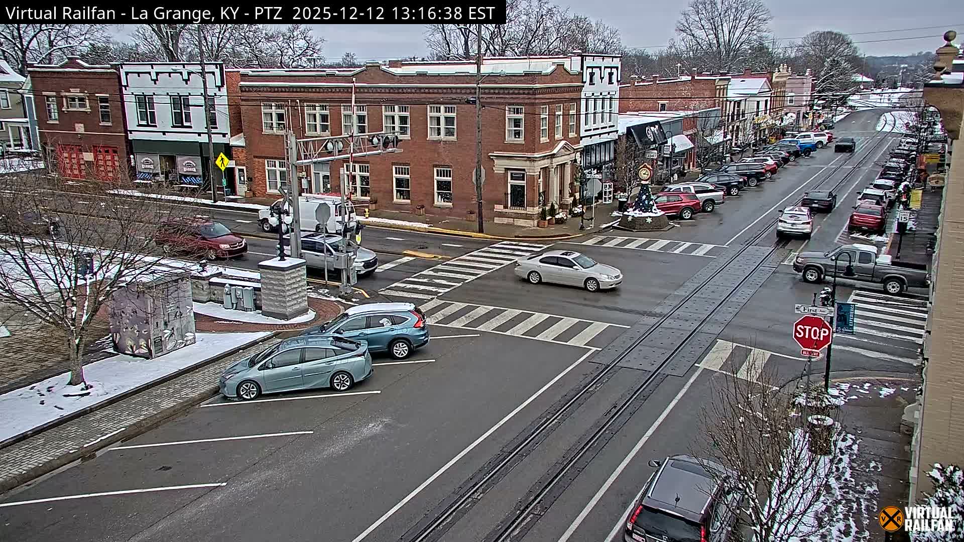 La Grange City & Railroad Crossing Live Cam - La Grange, Oldham, Kentucky, USA