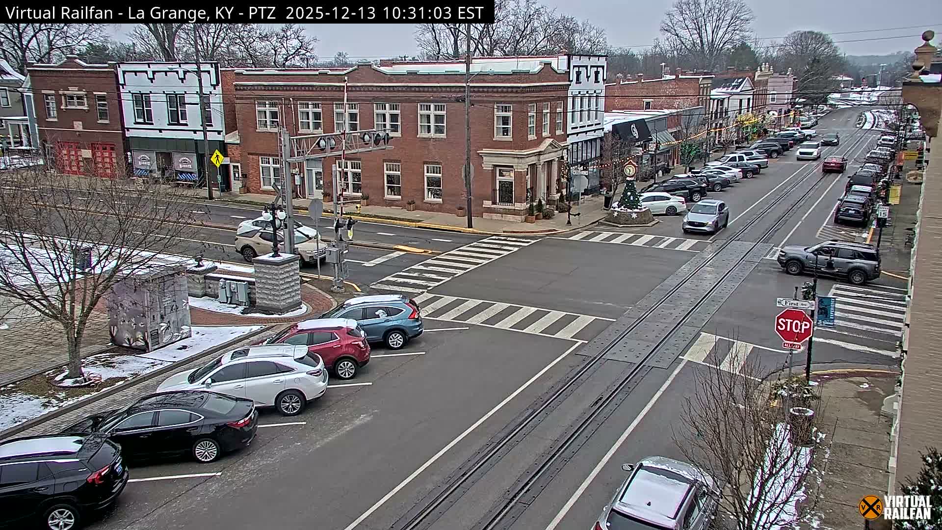 La Grange City & Railroad Crossing Live Cam - La Grange, Oldham, Kentucky, USA