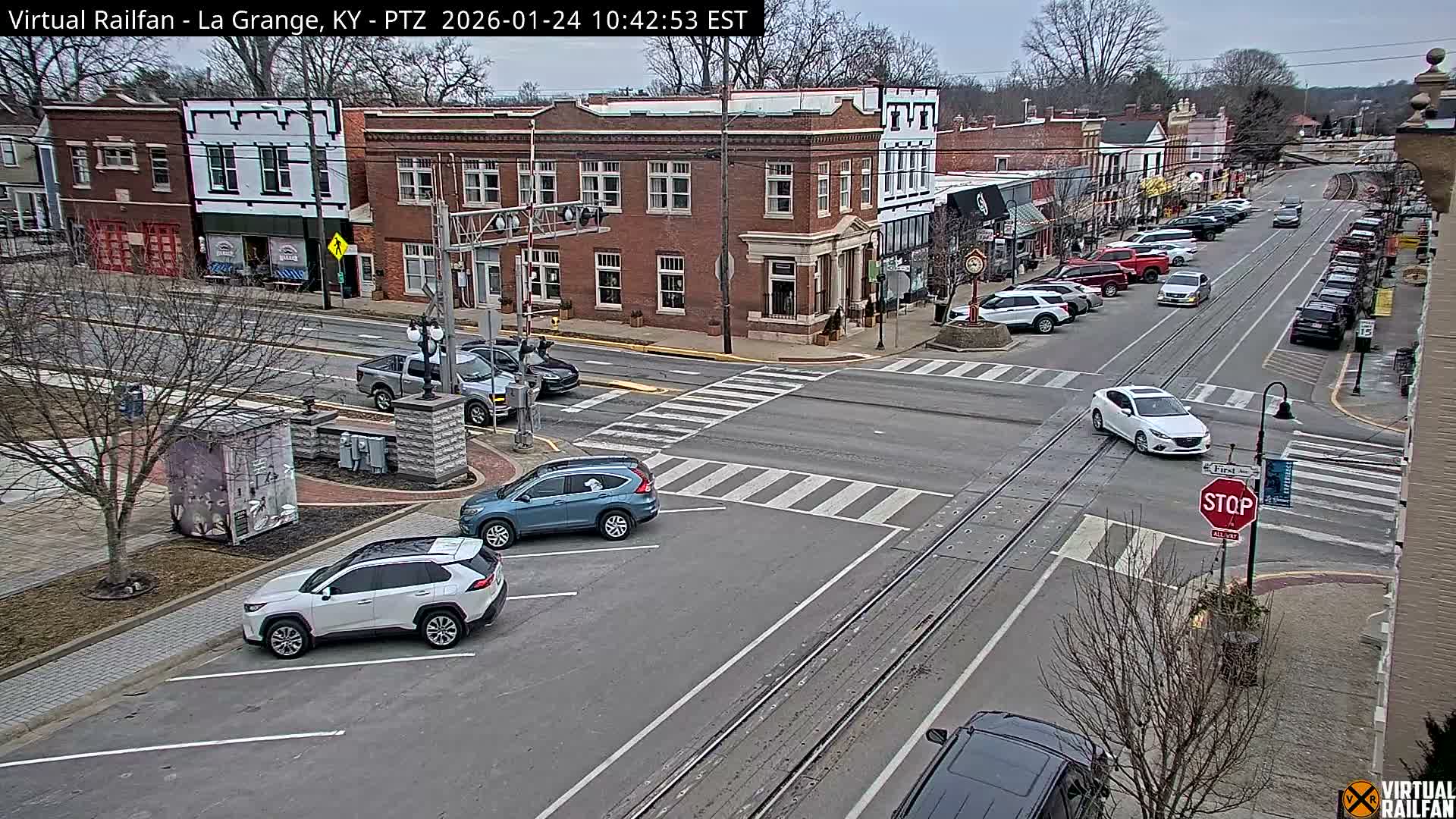 La Grange City & Railroad Crossing Live Cam - La Grange, Oldham, Kentucky, USA