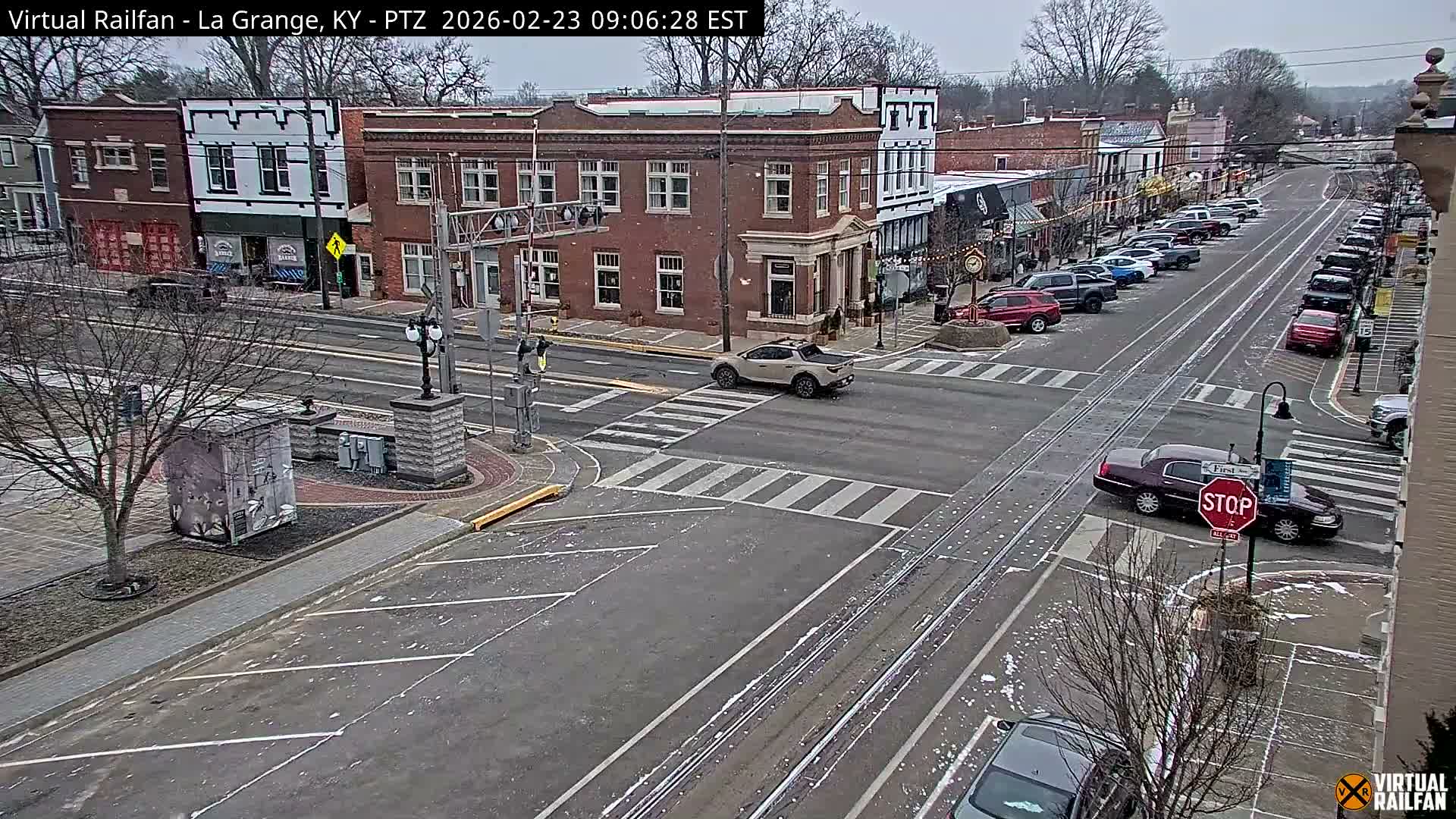 La Grange City & Railroad Crossing Live Cam - La Grange, Oldham, Kentucky, USA