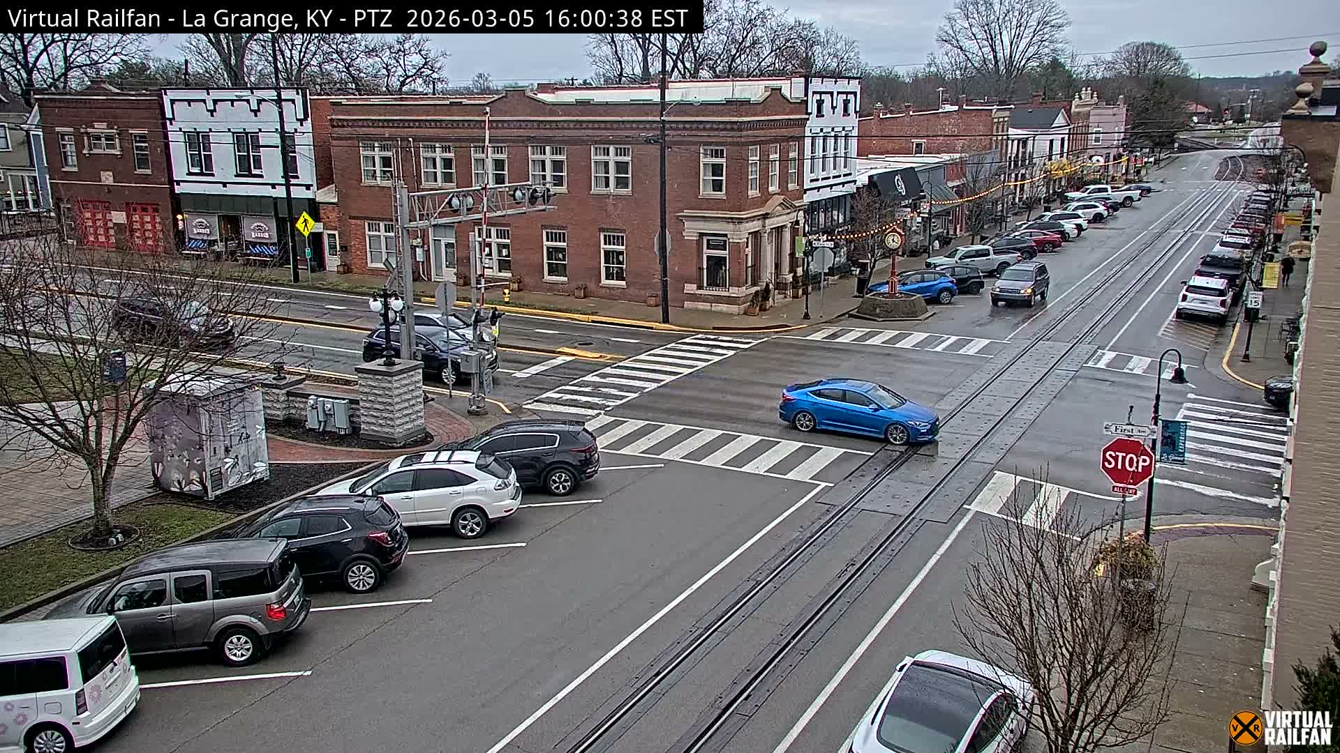 La Grange City & Railroad Crossing Live Cam - La Grange, Oldham, Kentucky, USA