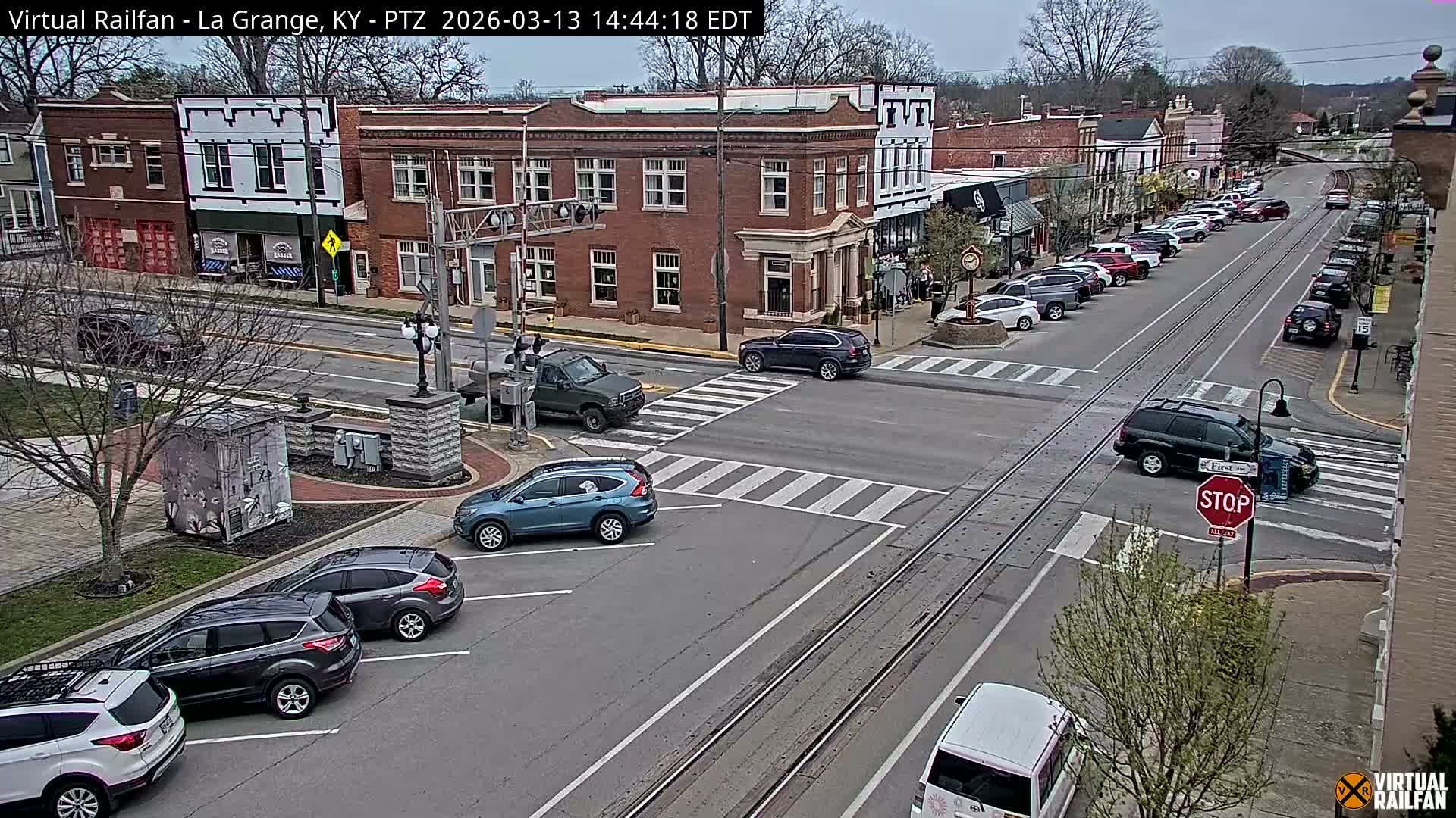 La Grange City & Railroad Crossing Live Cam - La Grange, Oldham, Kentucky, USA