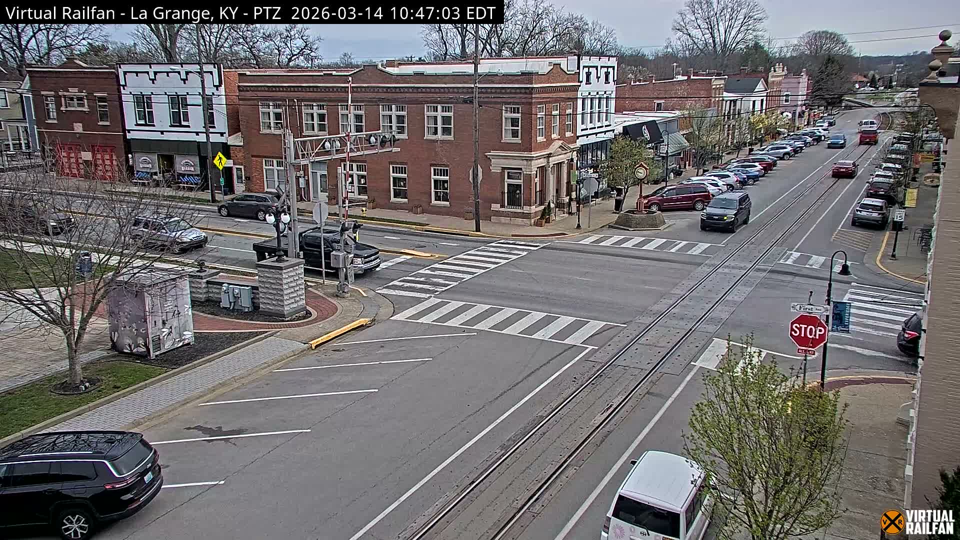 La Grange City & Railroad Crossing Live Cam - La Grange, Oldham, Kentucky, USA
