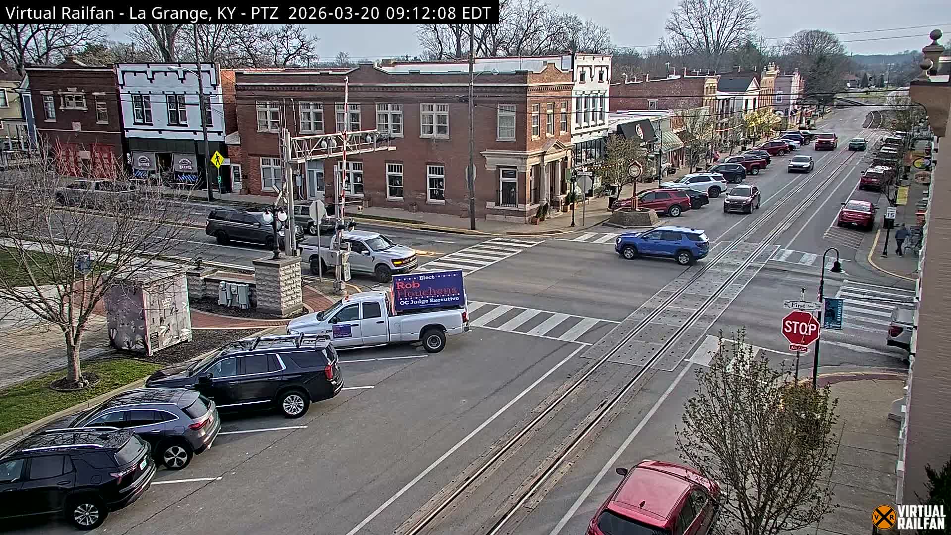La Grange City & Railroad Crossing Live Cam - La Grange, Oldham, Kentucky, USA