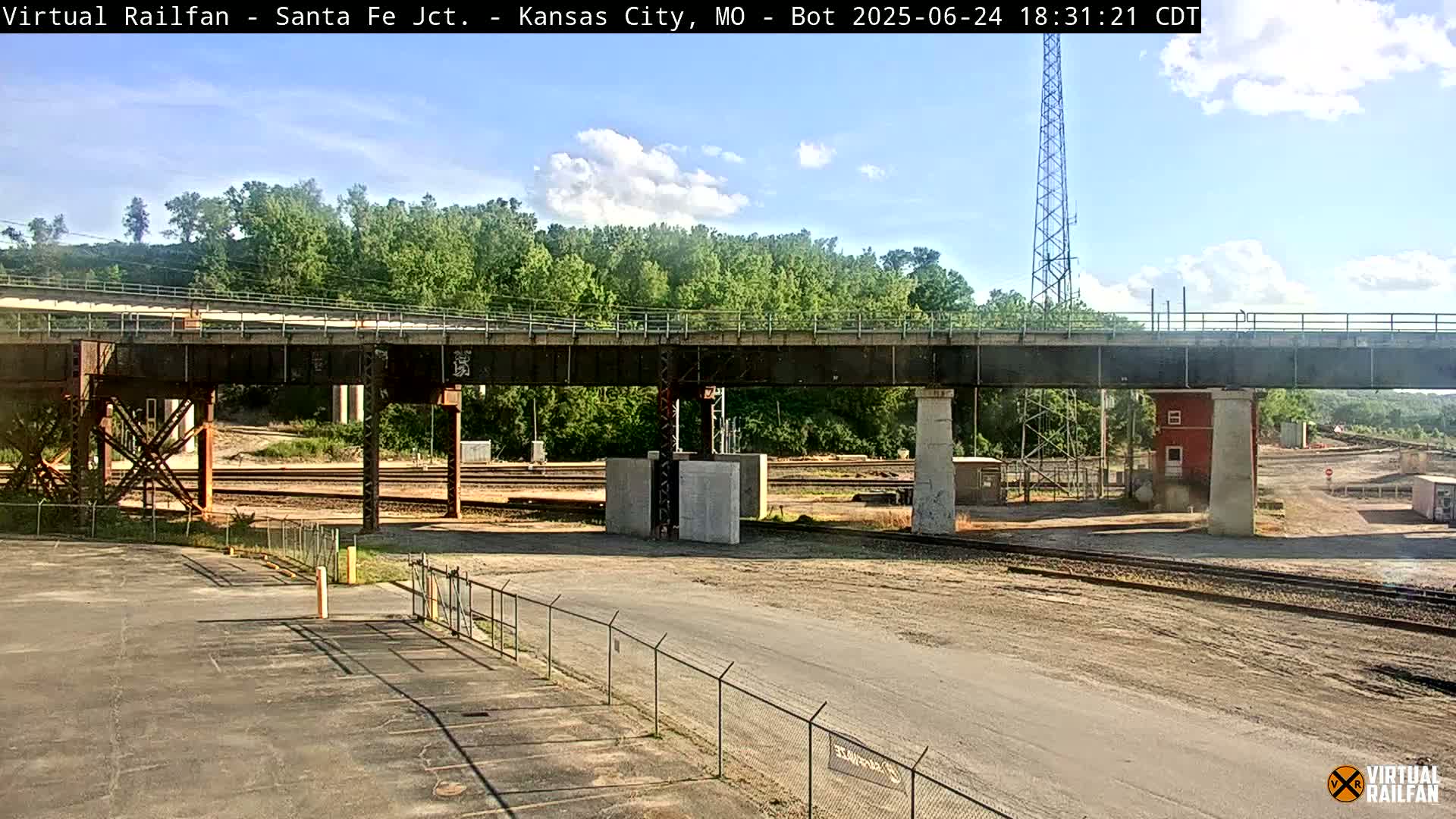 Kansas City Santa Fe Railway Junction Live Cam - Kansas City, Jackson, Missouri, USA 