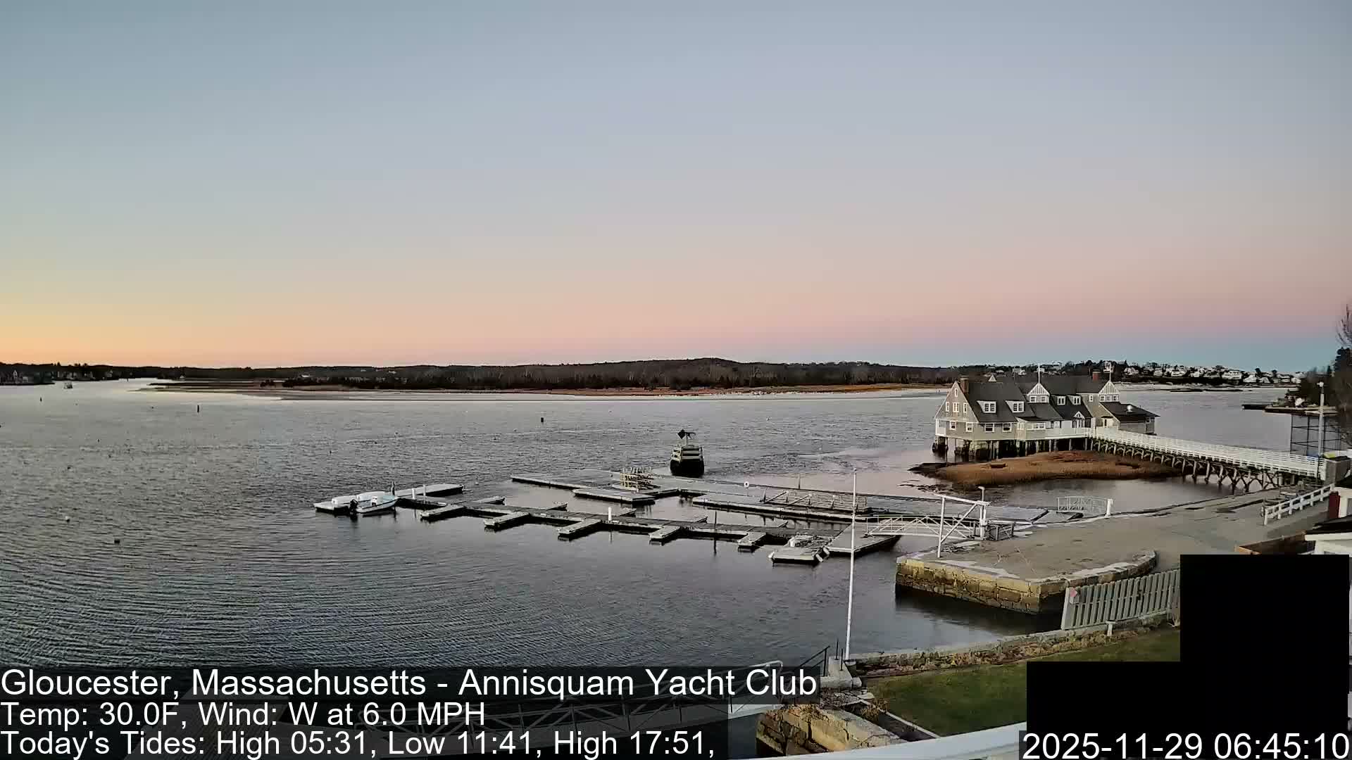 Annisquam Yacht Club Live Cam - Gloucester, Massachusetts, USA 