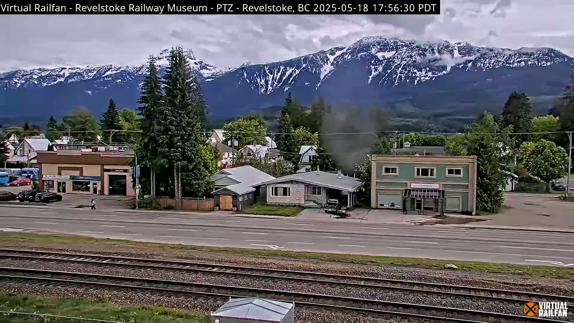 Revelstoke City & Canadian Pacific Railway Railroad Crossing Live Cam - Revelstoke, Columbia-Shuswap, British Columbia, Canada  PTZ | Virtual Railfan LIVE ! 2025-03-18 12:14