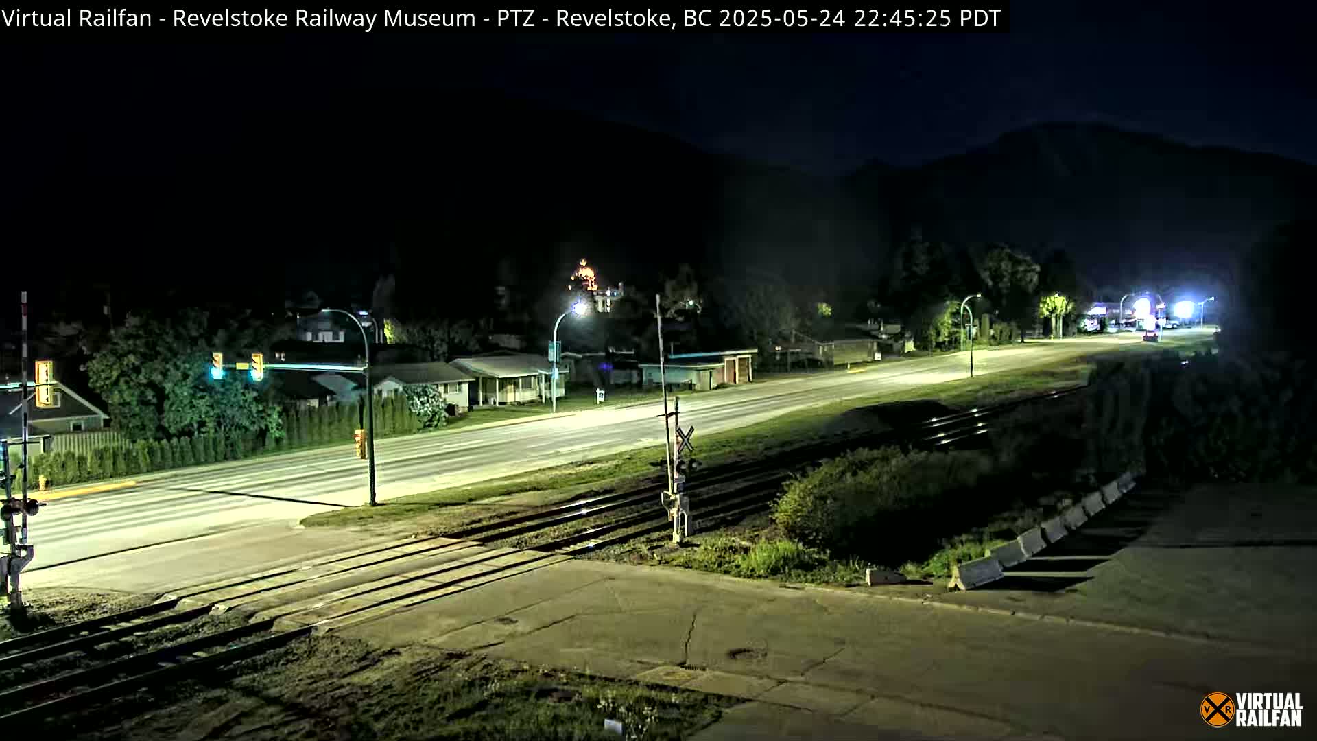 Revelstoke City & Canadian Pacific Railway Railroad Crossing Live Cam - Revelstoke, Columbia-Shuswap, British Columbia, Canada  PTZ | Virtual Railfan LIVE ! 2025-03-18 12:14