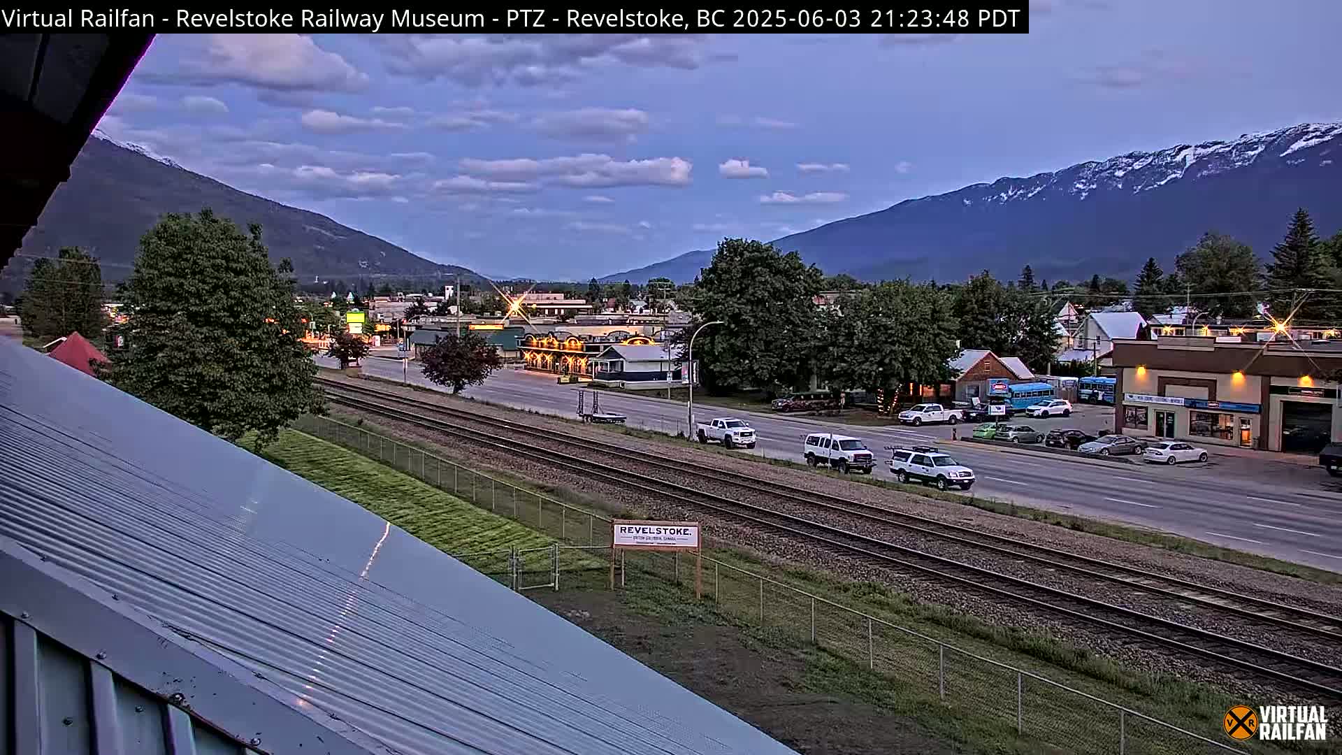 Revelstoke City & Canadian Pacific Railway Railroad Crossing Live Cam - Revelstoke, Columbia-Shuswap, British Columbia, Canada  PTZ | Virtual Railfan LIVE ! 2025-03-18 12:14