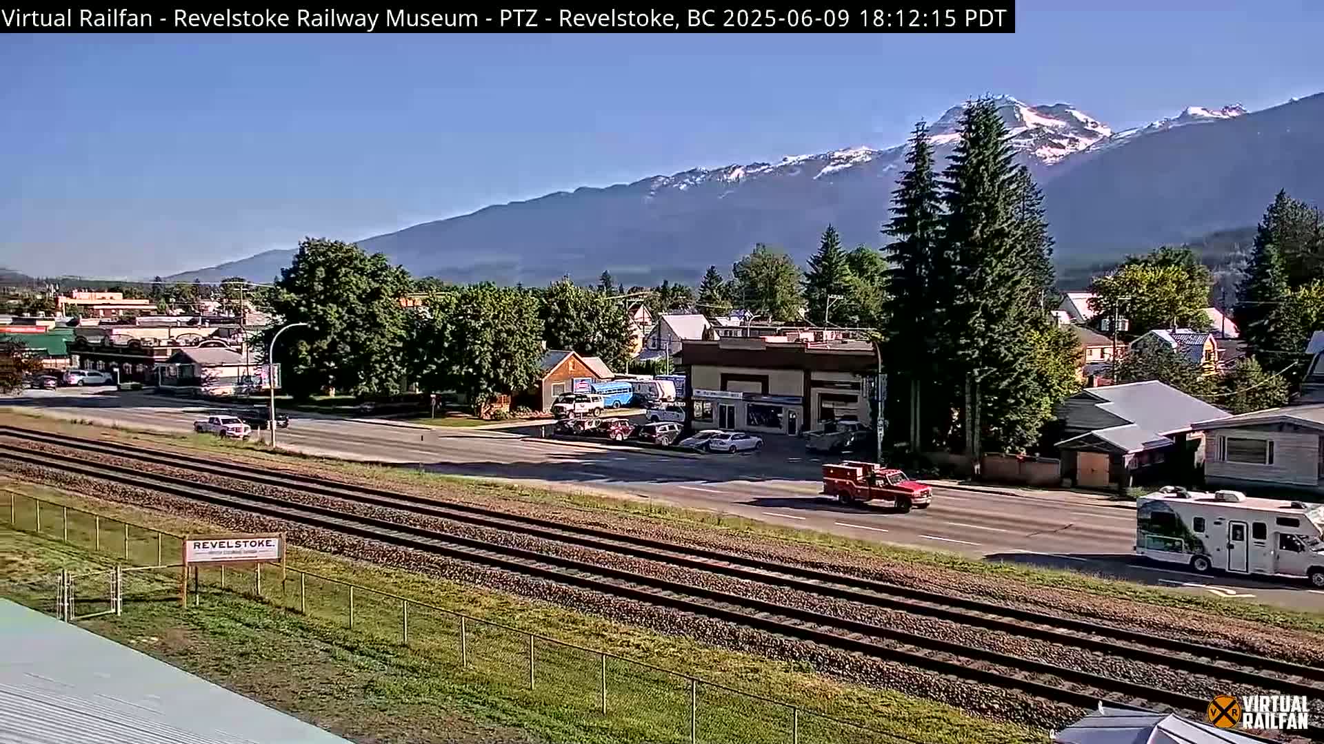 Revelstoke City & Canadian Pacific Railway Railroad Crossing Live Cam - Revelstoke, Columbia-Shuswap, British Columbia, Canada  PTZ | Virtual Railfan LIVE ! 2025-03-18 12:14