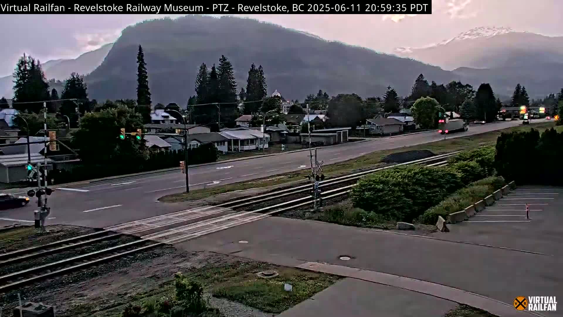 Revelstoke City & Canadian Pacific Railway Railroad Crossing Live Cam - Revelstoke, Columbia-Shuswap, British Columbia, Canada  PTZ | Virtual Railfan LIVE ! 2025-03-18 12:14