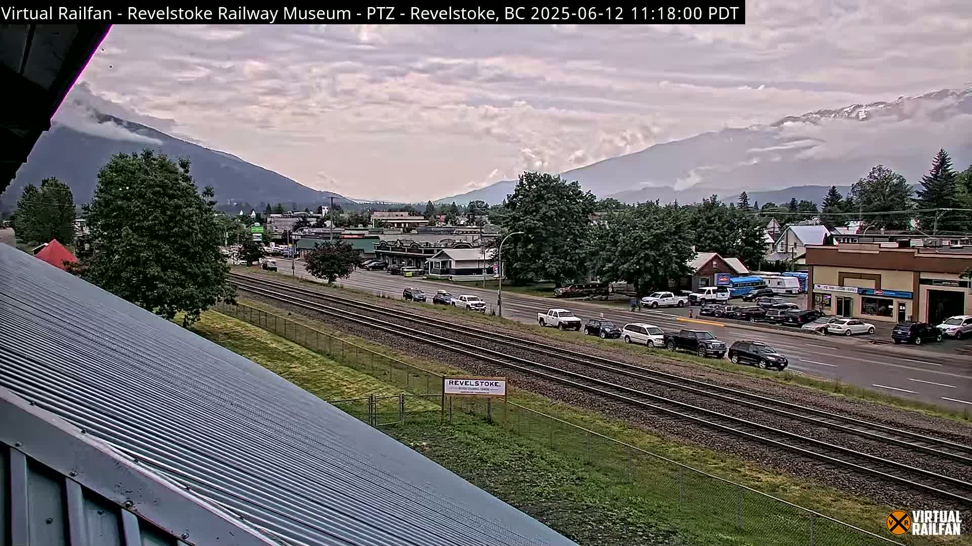 Revelstoke City & Canadian Pacific Railway Railroad Crossing Live Cam - Revelstoke, Columbia-Shuswap, British Columbia, Canada  PTZ | Virtual Railfan LIVE ! 2025-03-18 12:14