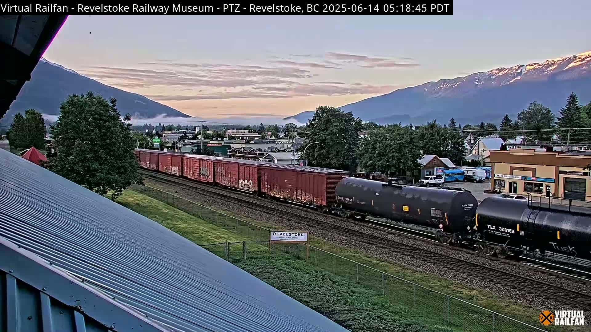 Revelstoke City & Canadian Pacific Railway Railroad Crossing Live Cam - Revelstoke, Columbia-Shuswap, British Columbia, Canada  PTZ | Virtual Railfan LIVE ! 2025-03-18 12:14