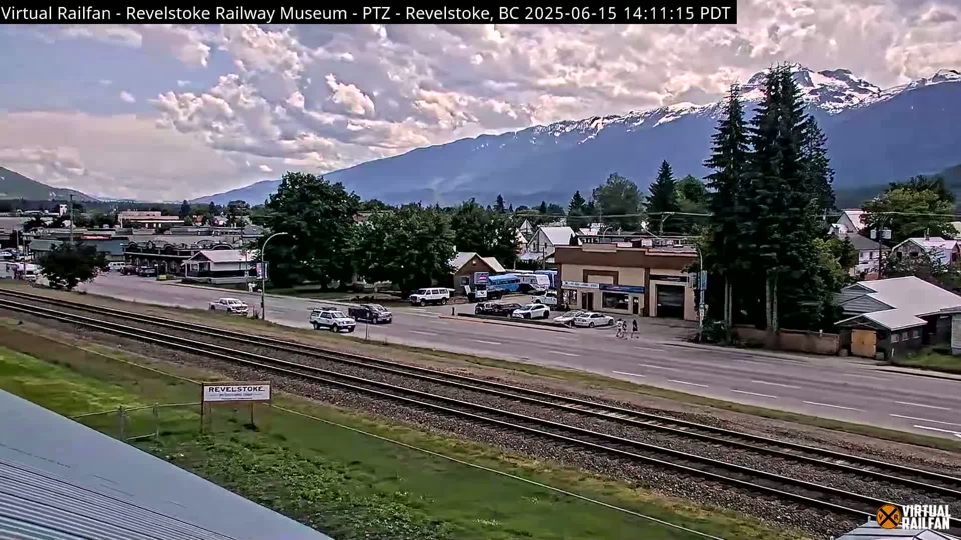 Revelstoke City & Canadian Pacific Railway Railroad Crossing Live Cam - Revelstoke, Columbia-Shuswap, British Columbia, Canada  PTZ | Virtual Railfan LIVE ! 2025-03-18 12:14