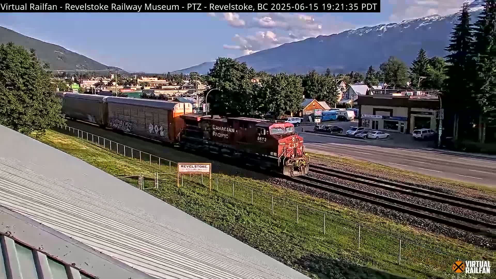 Revelstoke City & Canadian Pacific Railway Railroad Crossing Live Cam - Revelstoke, Columbia-Shuswap, British Columbia, Canada  PTZ | Virtual Railfan LIVE ! 2025-03-18 12:14