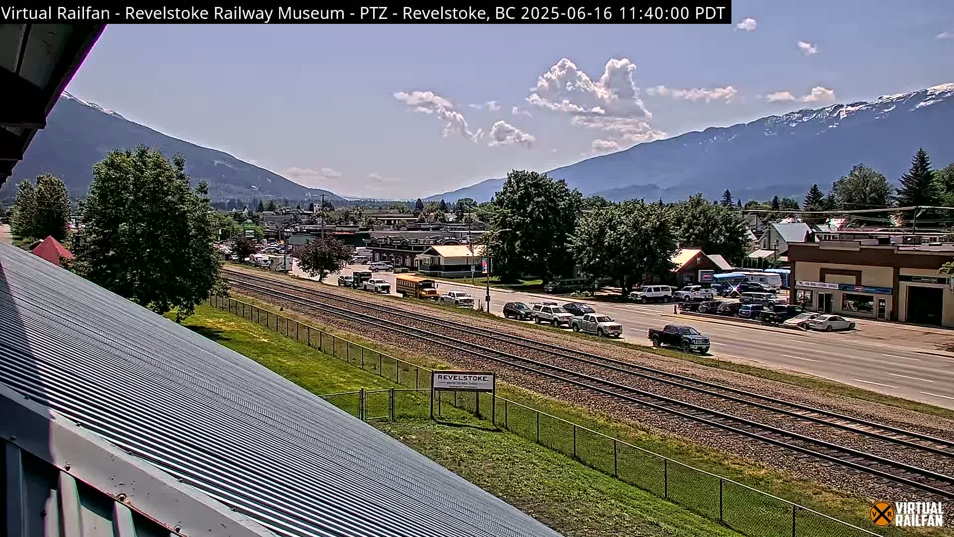 Revelstoke City & Canadian Pacific Railway Railroad Crossing Live Cam - Revelstoke, Columbia-Shuswap, British Columbia, Canada  PTZ | Virtual Railfan LIVE ! 2025-03-18 12:14