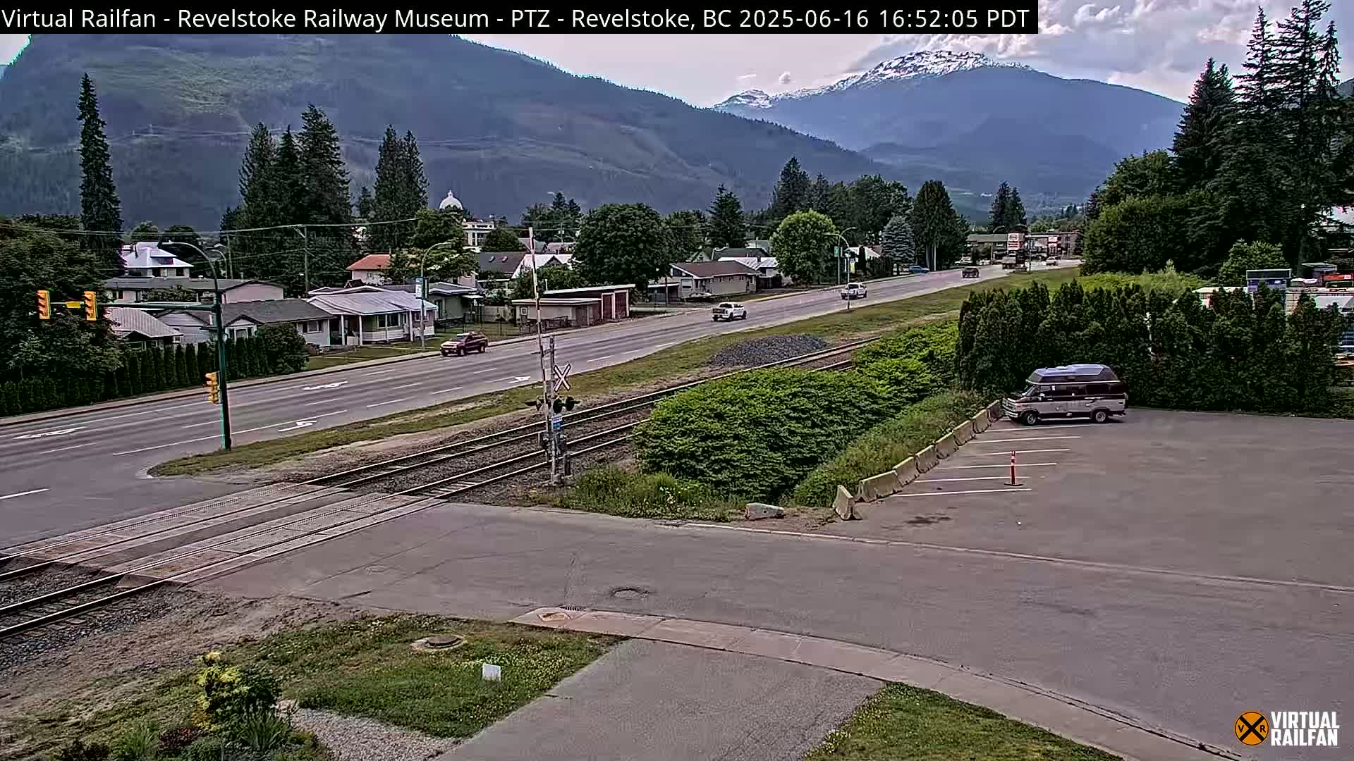 Revelstoke City & Canadian Pacific Railway Railroad Crossing Live Cam - Revelstoke, Columbia-Shuswap, British Columbia, Canada  PTZ | Virtual Railfan LIVE ! 2025-03-18 12:14