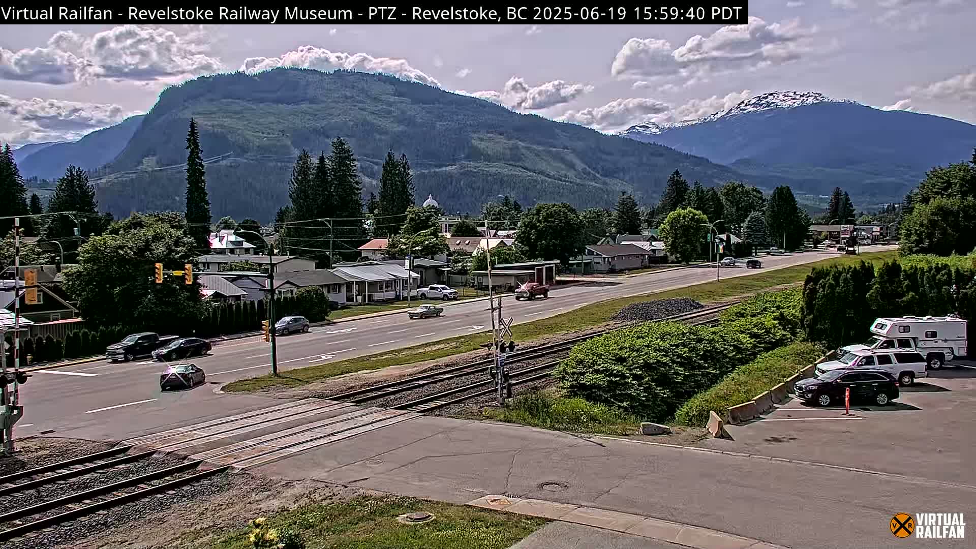 Revelstoke City & Canadian Pacific Railway Railroad Crossing Live Cam - Revelstoke, Columbia-Shuswap, British Columbia, Canada  PTZ | Virtual Railfan LIVE ! 2025-03-18 12:14