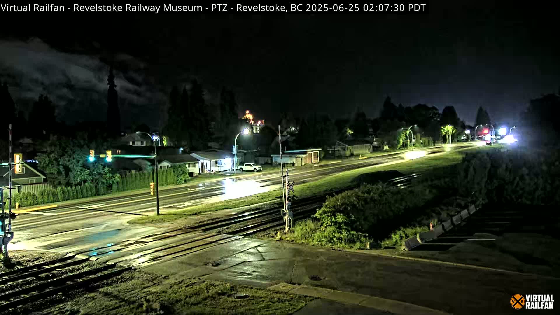 Revelstoke City & Canadian Pacific Railway Railroad Crossing Live Cam - Revelstoke, Columbia-Shuswap, British Columbia, Canada  PTZ | Virtual Railfan LIVE ! 2025-03-18 12:14