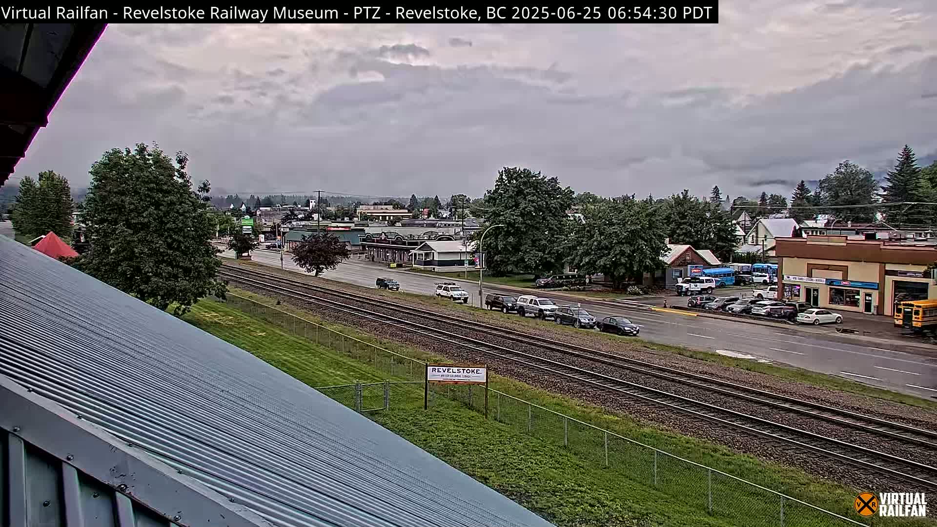 Revelstoke City & Canadian Pacific Railway Railroad Crossing Live Cam - Revelstoke, Columbia-Shuswap, British Columbia, Canada  PTZ | Virtual Railfan LIVE ! 2025-03-18 12:14