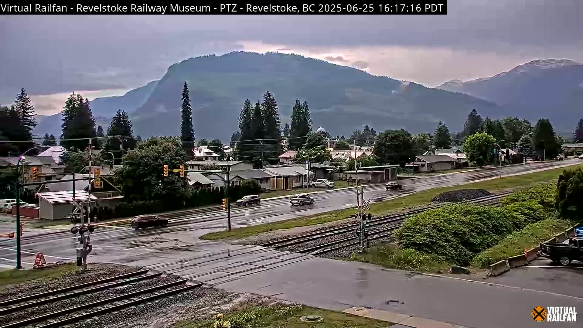 Revelstoke City & Canadian Pacific Railway Railroad Crossing Live Cam - Revelstoke, Columbia-Shuswap, British Columbia, Canada  PTZ | Virtual Railfan LIVE ! 2025-03-18 12:14