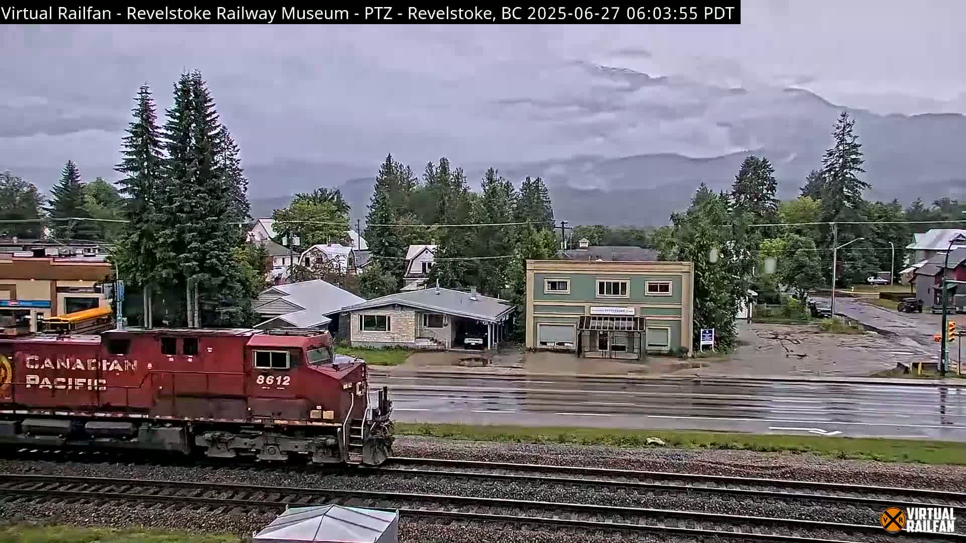 Revelstoke City & Canadian Pacific Railway Railroad Crossing Live Cam - Revelstoke, Columbia-Shuswap, British Columbia, Canada  PTZ | Virtual Railfan LIVE ! 2025-03-18 12:14