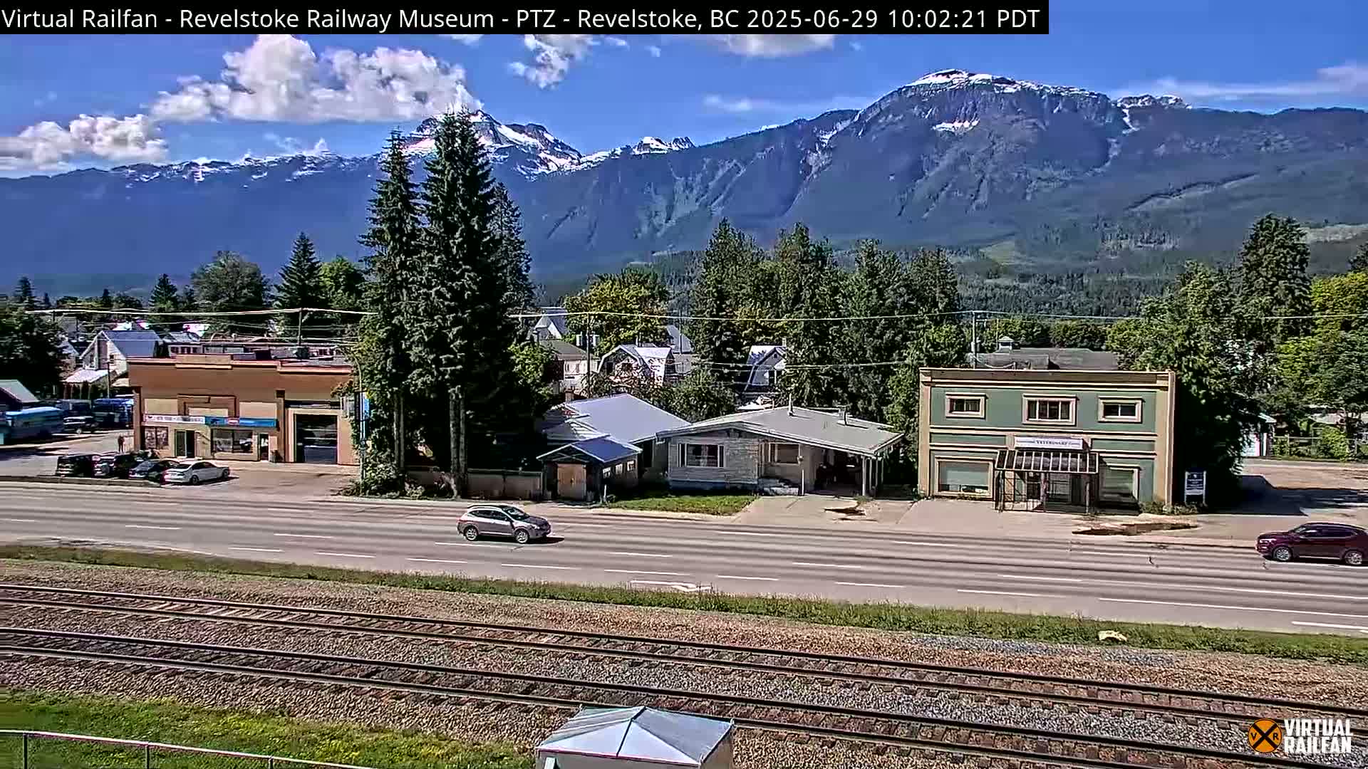 Revelstoke City & Canadian Pacific Railway Railroad Crossing Live Cam - Revelstoke, Columbia-Shuswap, British Columbia, Canada  PTZ | Virtual Railfan LIVE ! 2025-03-18 12:14